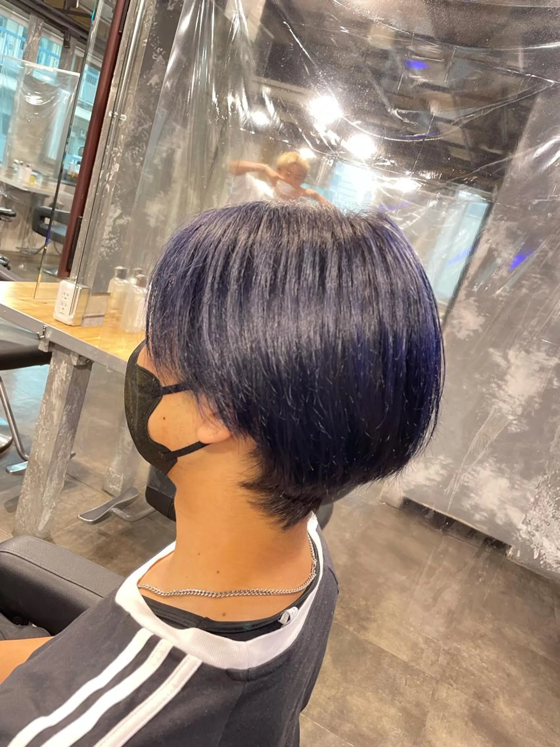 ショート カラー 黒髪 ブルーカラー ブルーブラック ベージュカラー💖 やすひろのヘアスタイル