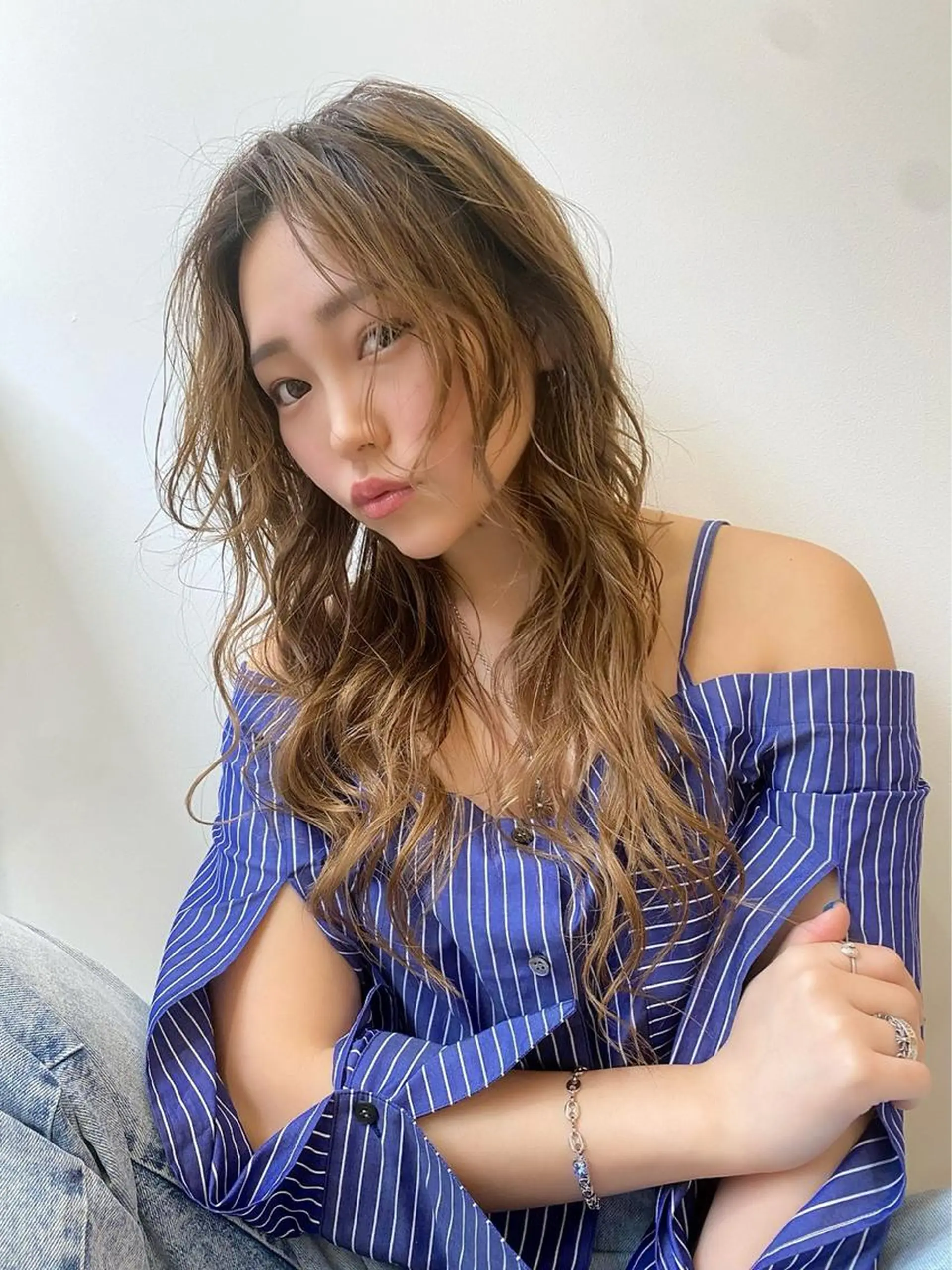 セミロング カラー ヘアアレンジ ヘアカラー トリートメント WATARU🔥／ 外国人風ハイライトのヘアスタイル