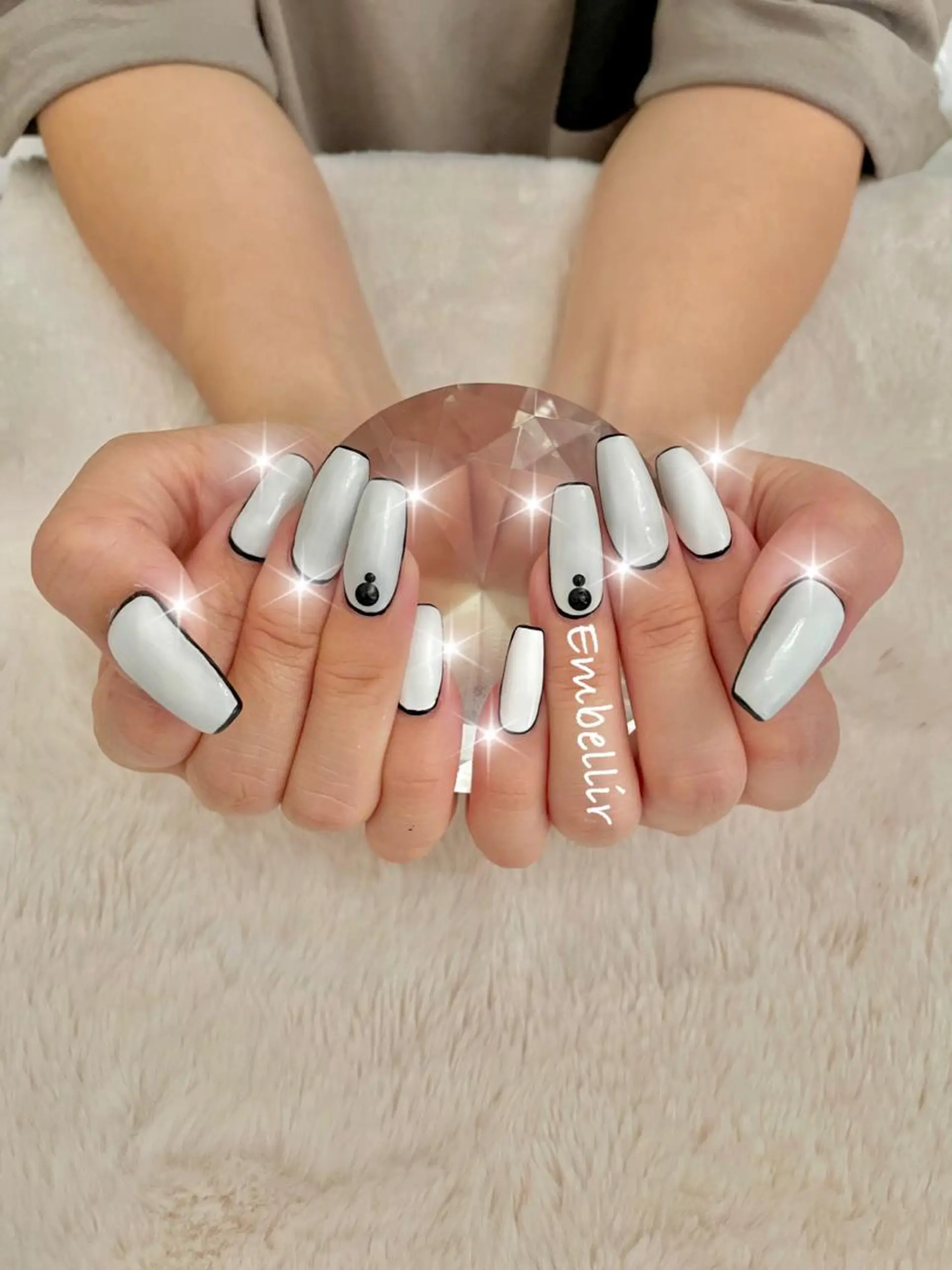 ネイル アートネイル 夏ネイル EMILUCA 北河希のエステ・リラクイメージ
