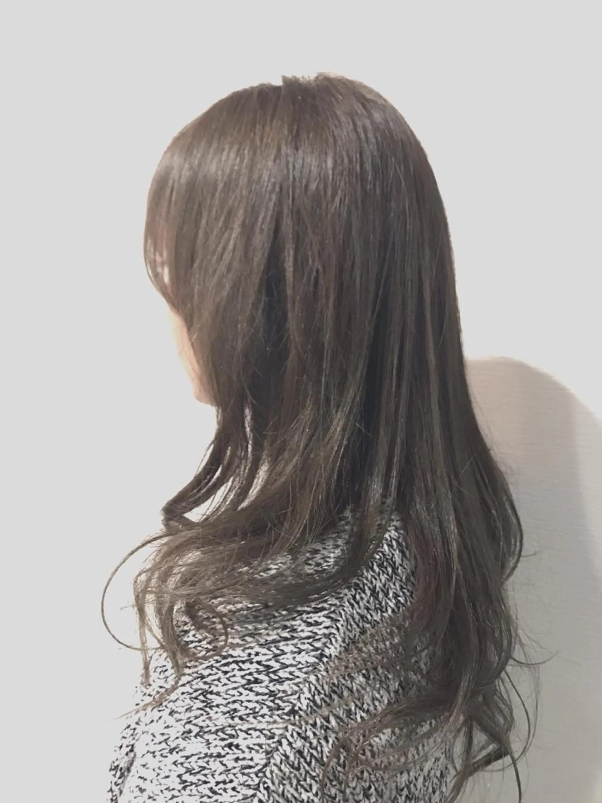 セミロング カラー レイヤーカット匠 イソザキノリユキのヘアスタイル