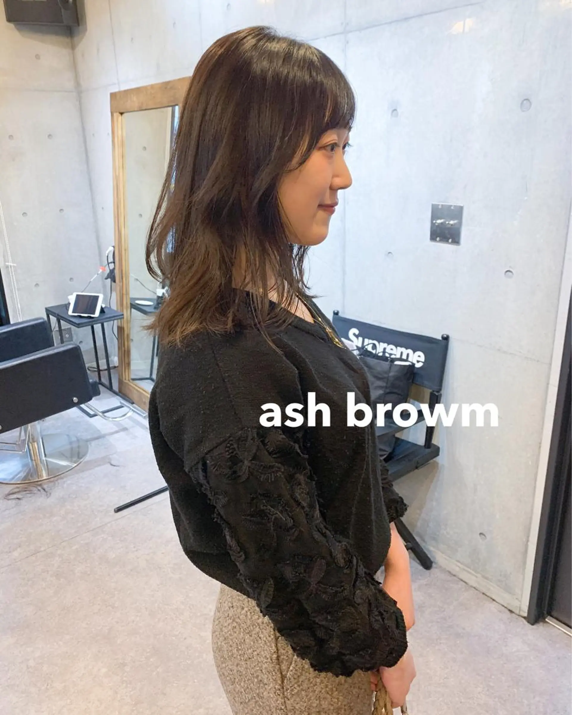 ミディアム カラー アッシュ アッシュブラウン ブラウンカラー レイヤーカット カット ヘアカラー トリートメント ヘッドスパ ヘアセット 柔らかブラウン/顔周 りレイヤー♡ユウシのヘアスタイル