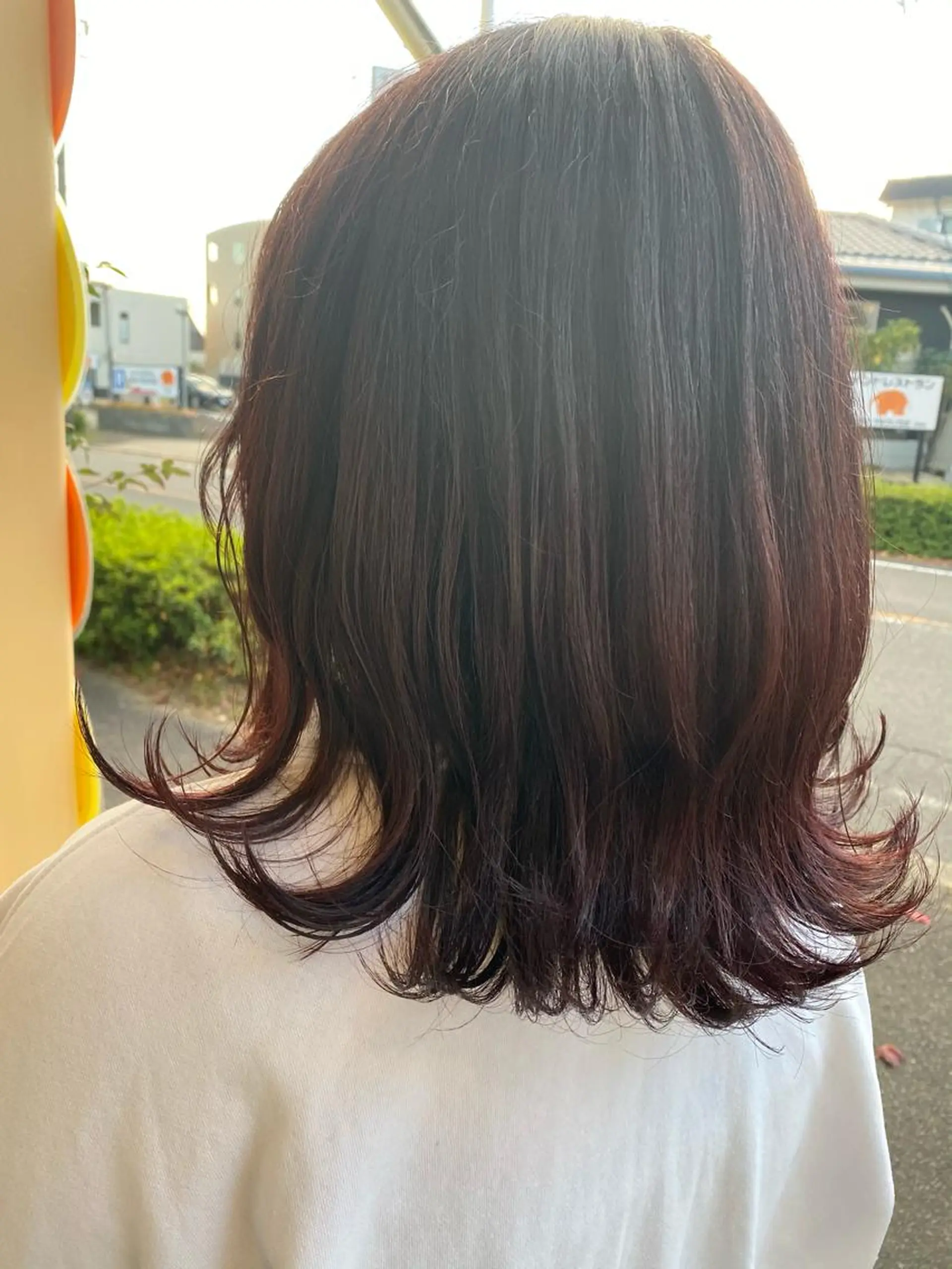 ミディアム カラー 石崎 真維のヘアスタイル