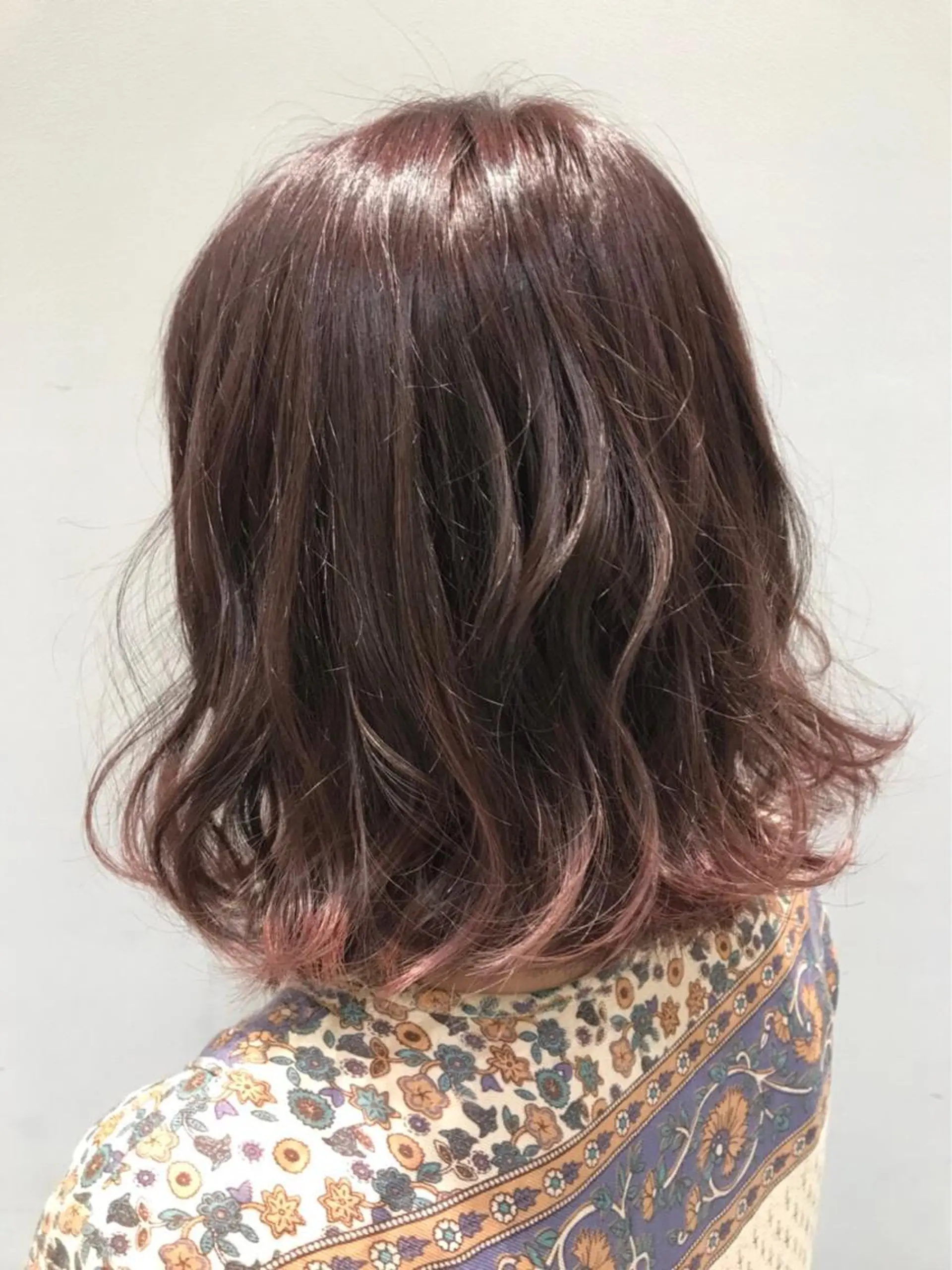 ミディアム カラー グラデーションカラー ハイライトカラー ピンクカラー バイオレットカラー ハイライト ヘアカラー トリートメント 🦖鶴岡香純🦖 産休中のヘアスタイル