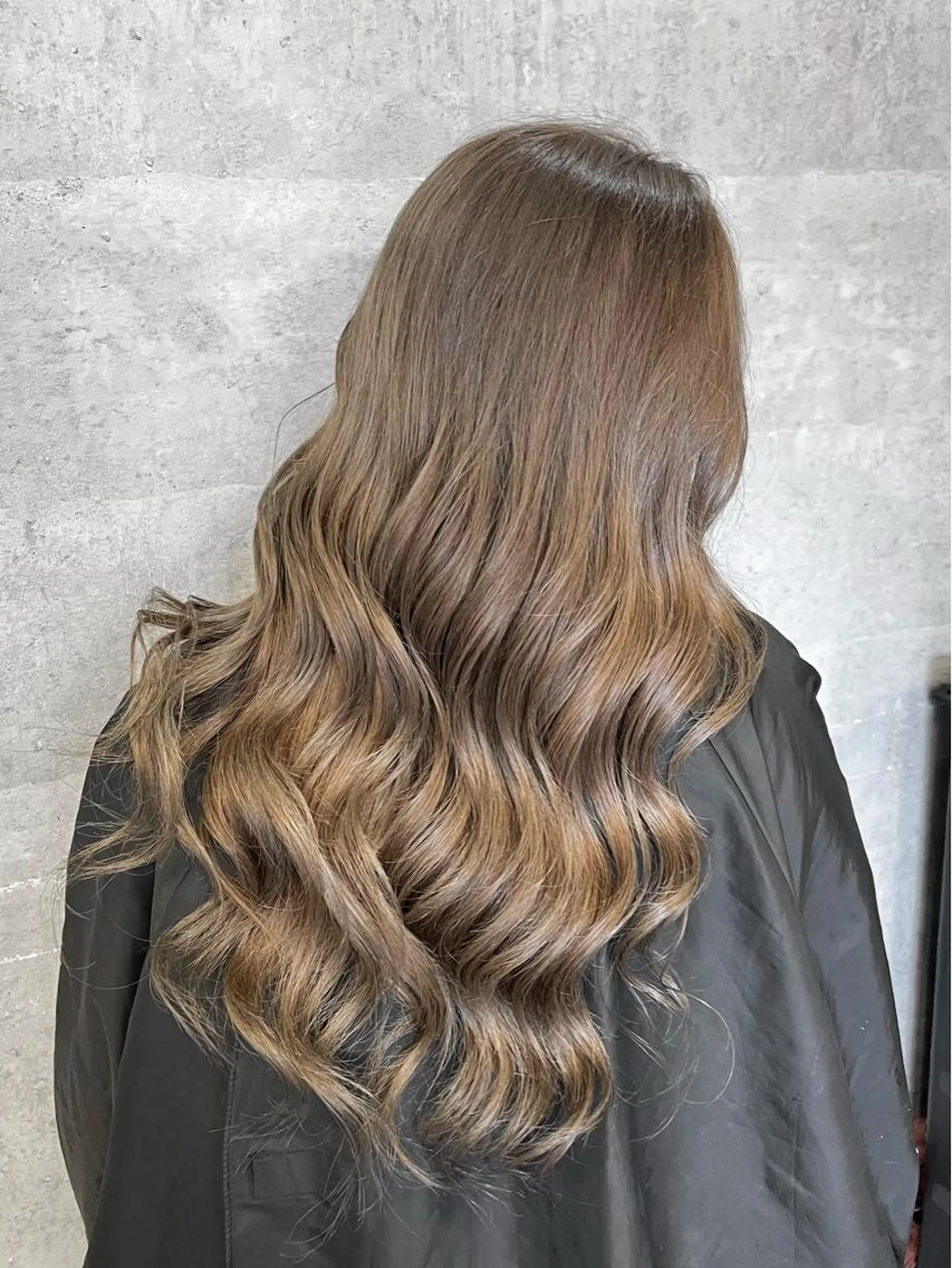 ロング 難波/ハイトーン 🦋AOI🦋のヘアスタイル