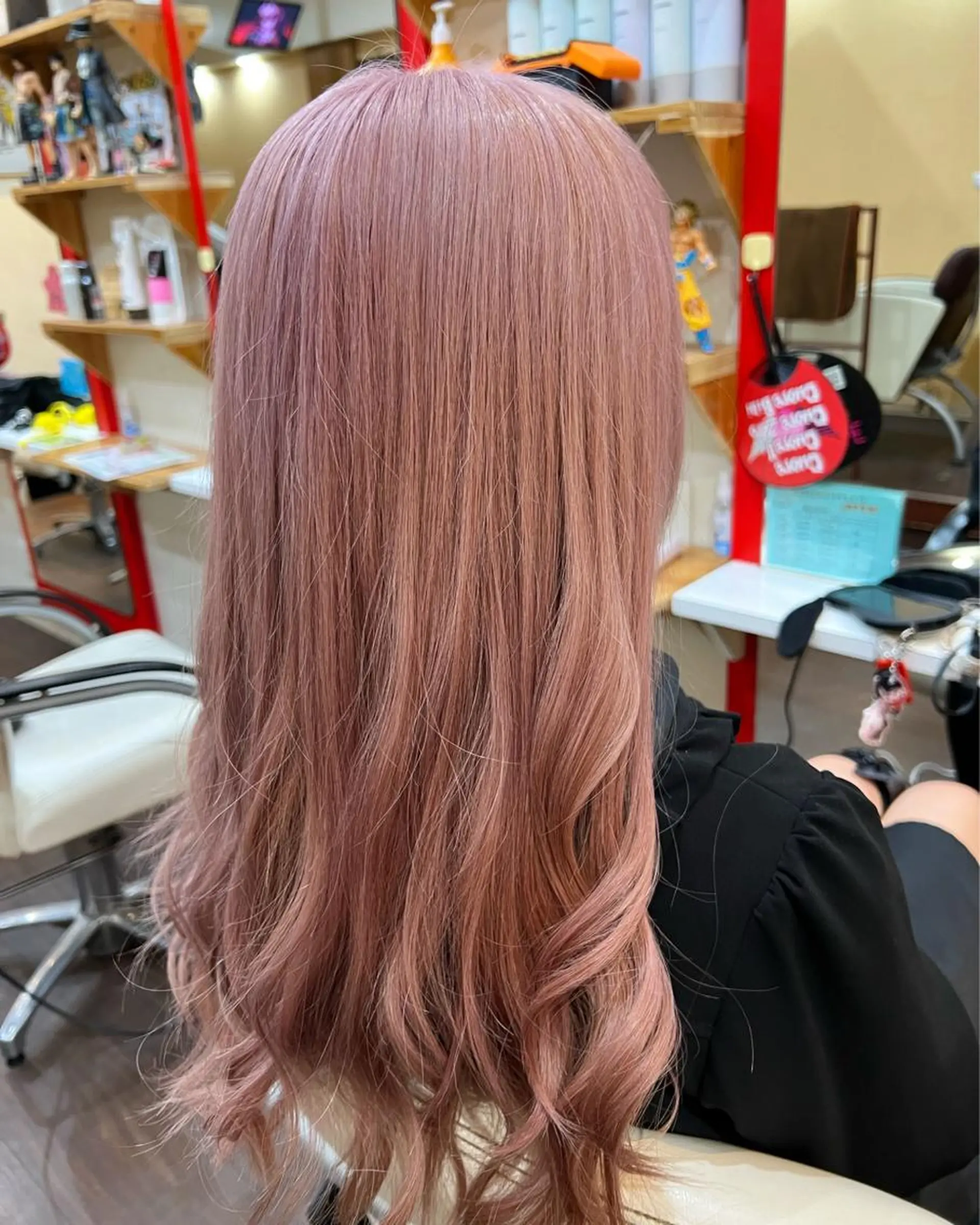 ロング カラー ベージュカラー ピンクカラー ピンクベージュ ヘアカラー まさき✂︎ブリーチ／ デザインカラーのヘアスタイル