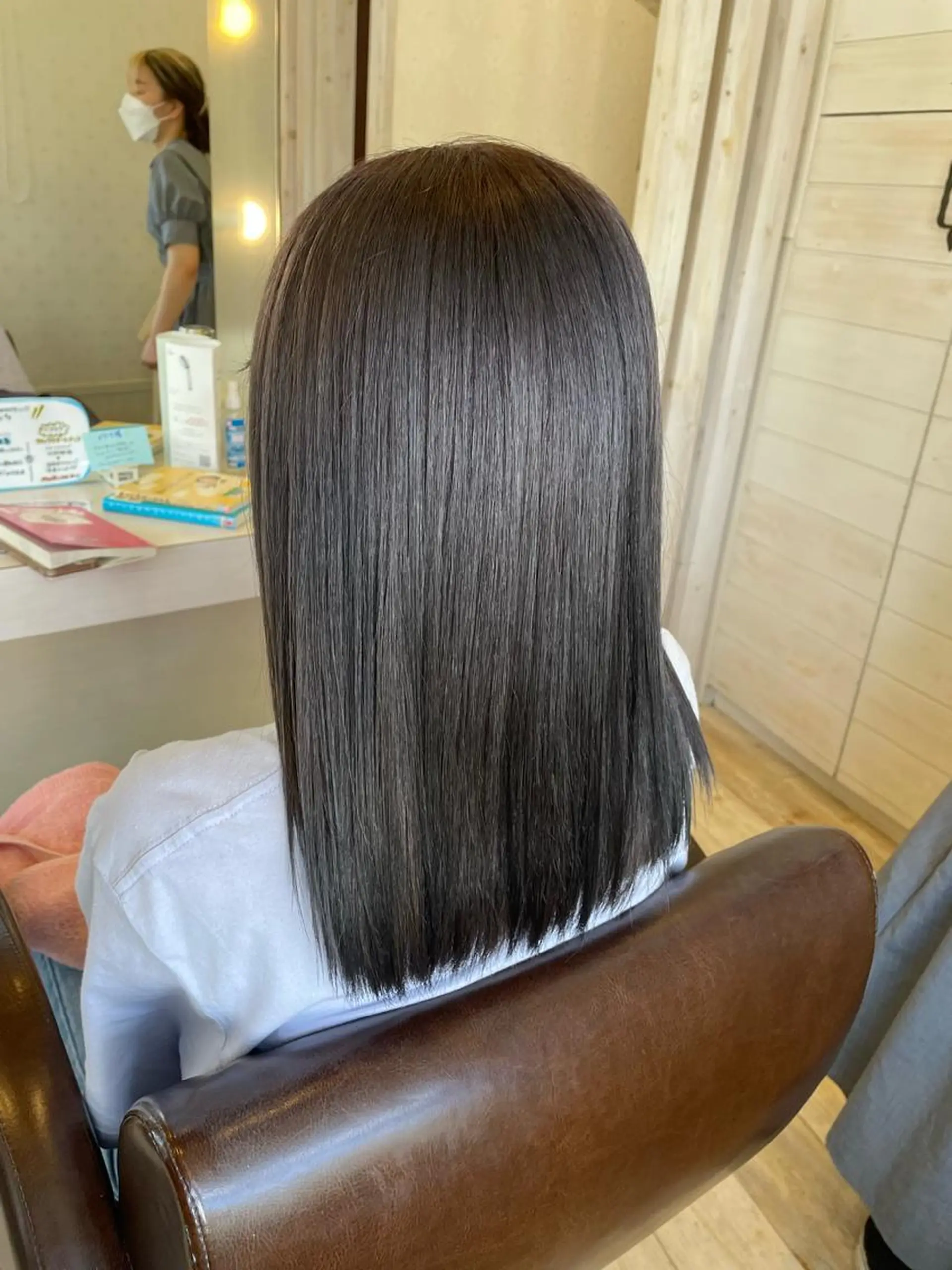 セミロング カラー ベージュカラー ダブルカラー ハイトーンカラー Crén by marie 真嘉比店所属・東恩納 誠のヘアスタイル