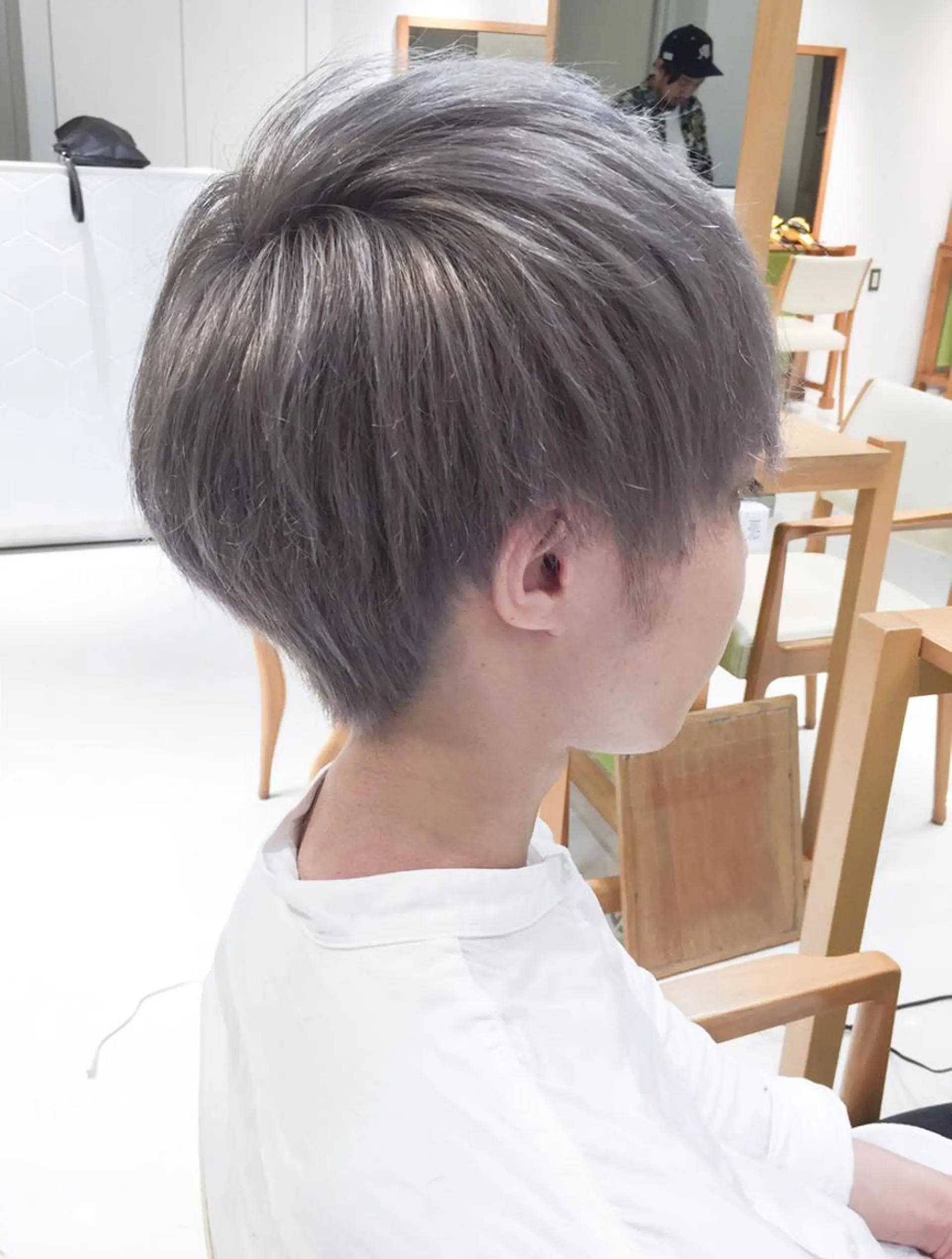 ショート カラー ヘアアレンジ メンズ メンズブリーチ メンズ韓国風 韓国マッシュ マッシュ ツーブロック Days 透明感カラーのヘアスタイル