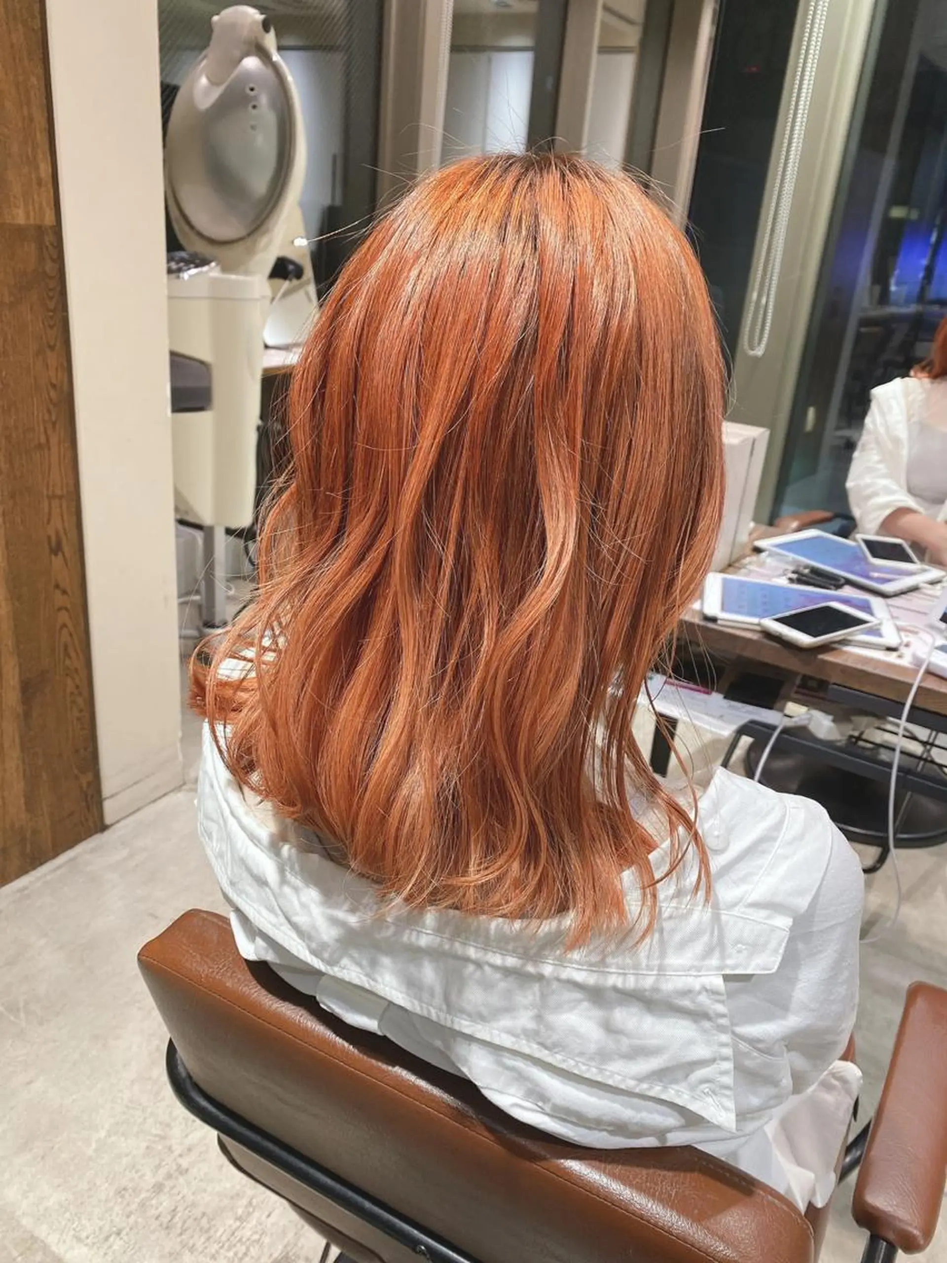 カラー ブリーチ カット ヘアカラー トリートメント 顔まわりの神様✨ 透明感カラー藤嶋秀幸のヘアスタイル