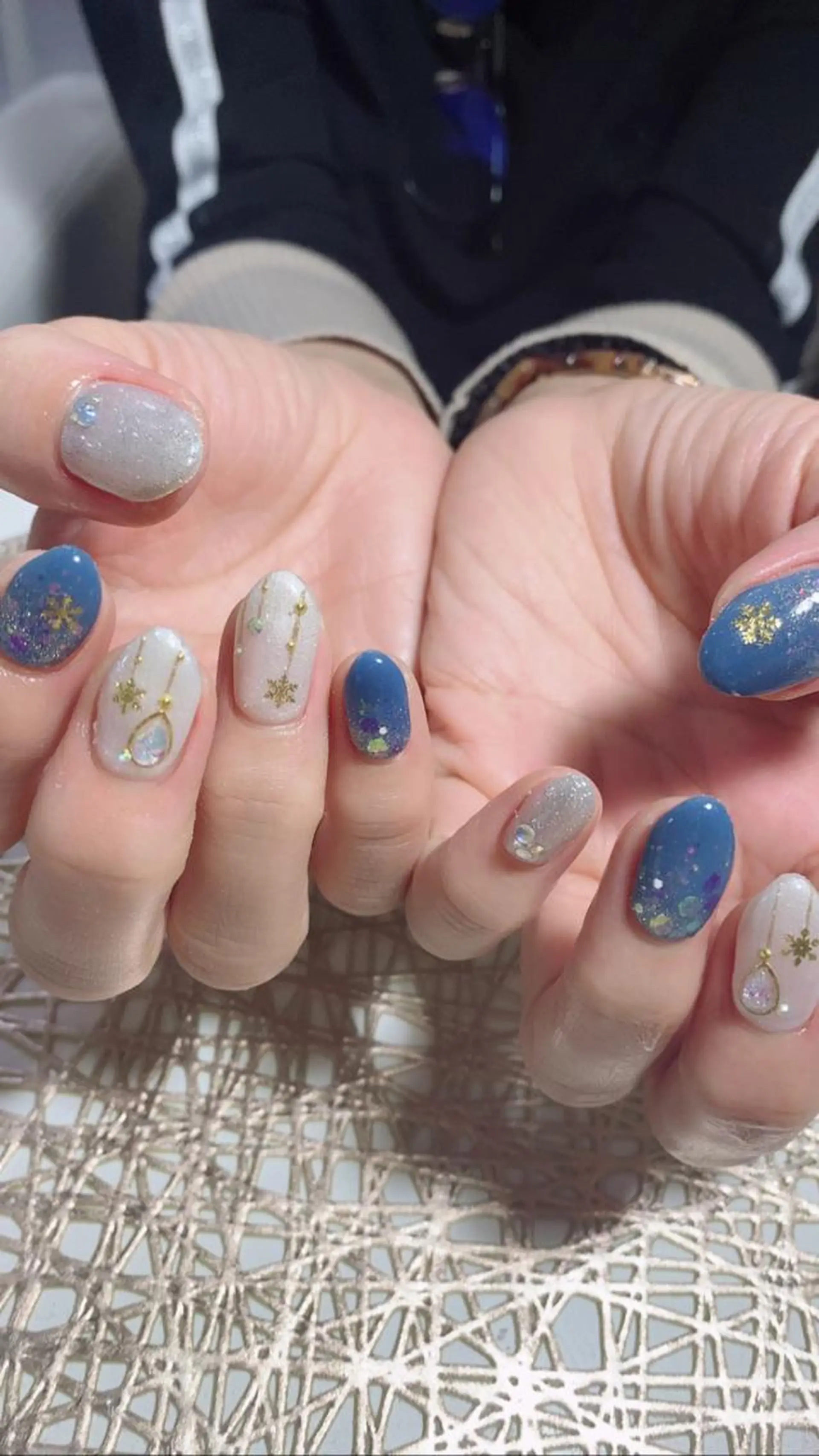 ネイル アートネイル 長さ出し ジェルネイル キラキラネイル ニュアンスネイル ハンドネイル 艶々の美爪を〜 【リリアーナ】のネイルデザイン