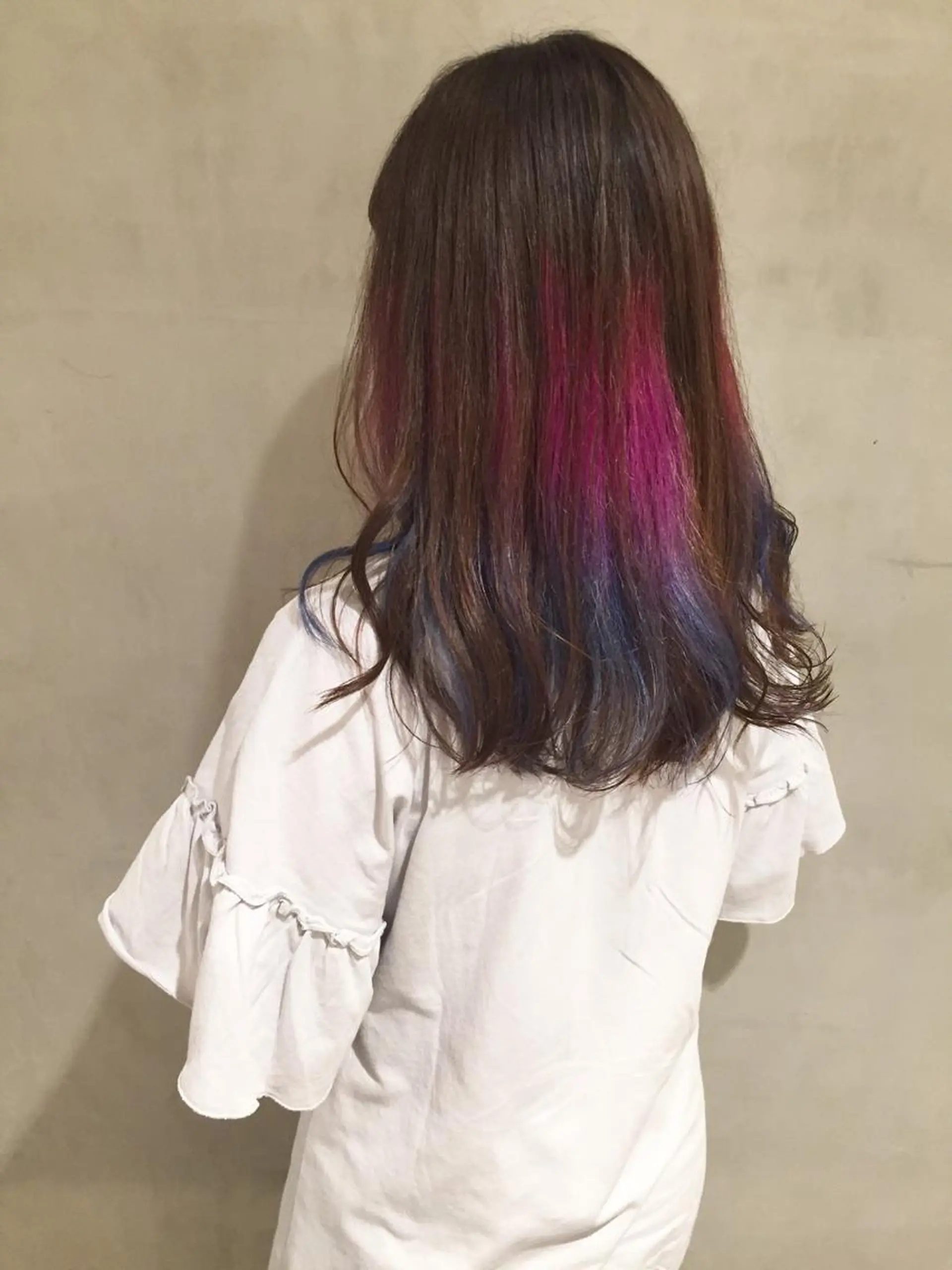 ミディアム カラー ブルーカラー パープルカラー カット ヘアカラー トリートメント 大西 直人のヘアスタイル