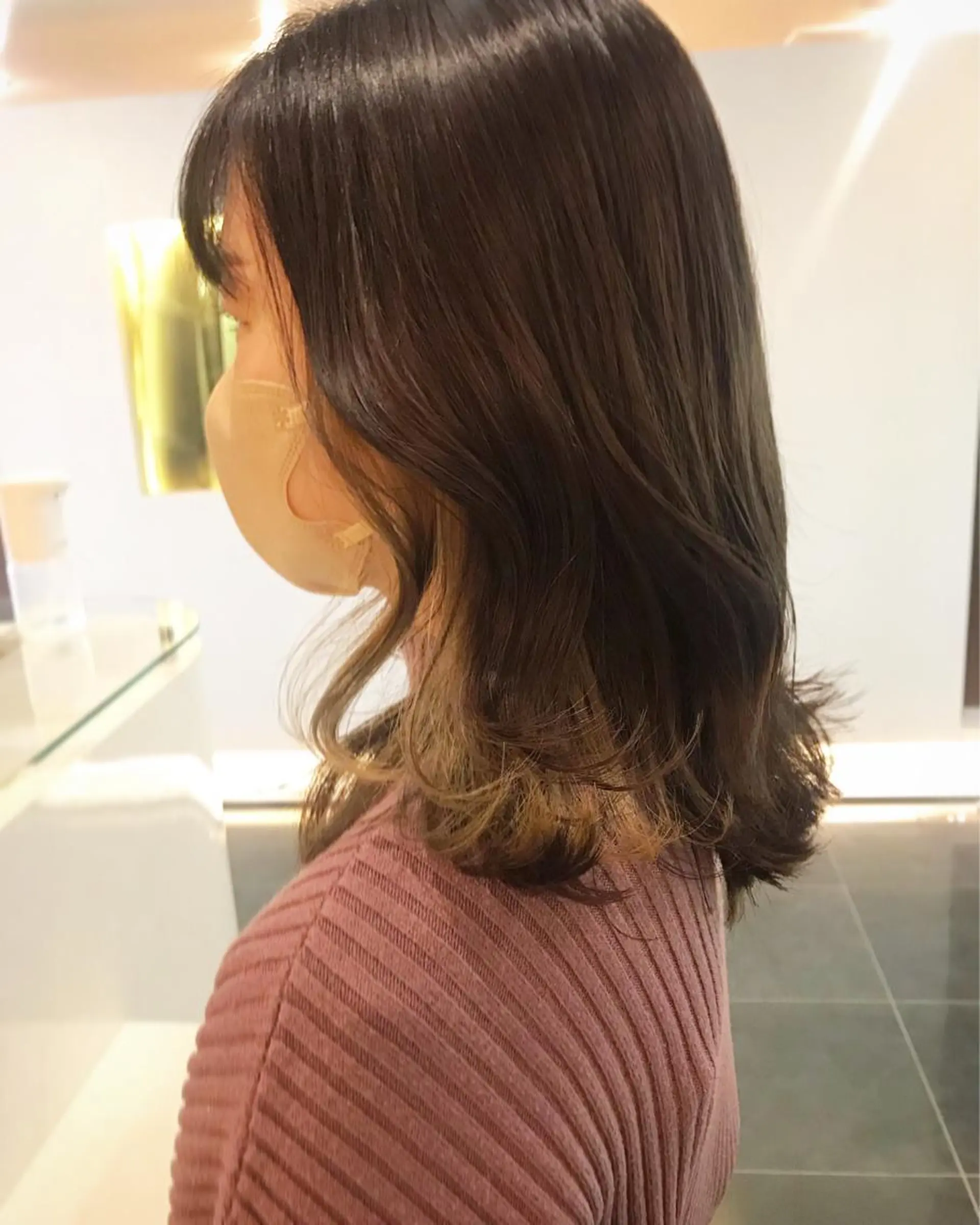 ミディアム カラー ヘアアレンジ ブリーチ イヤリングカラー カット ヘアカラー トリートメント チーフデザイナー 若林　麻衣のヘアスタイル