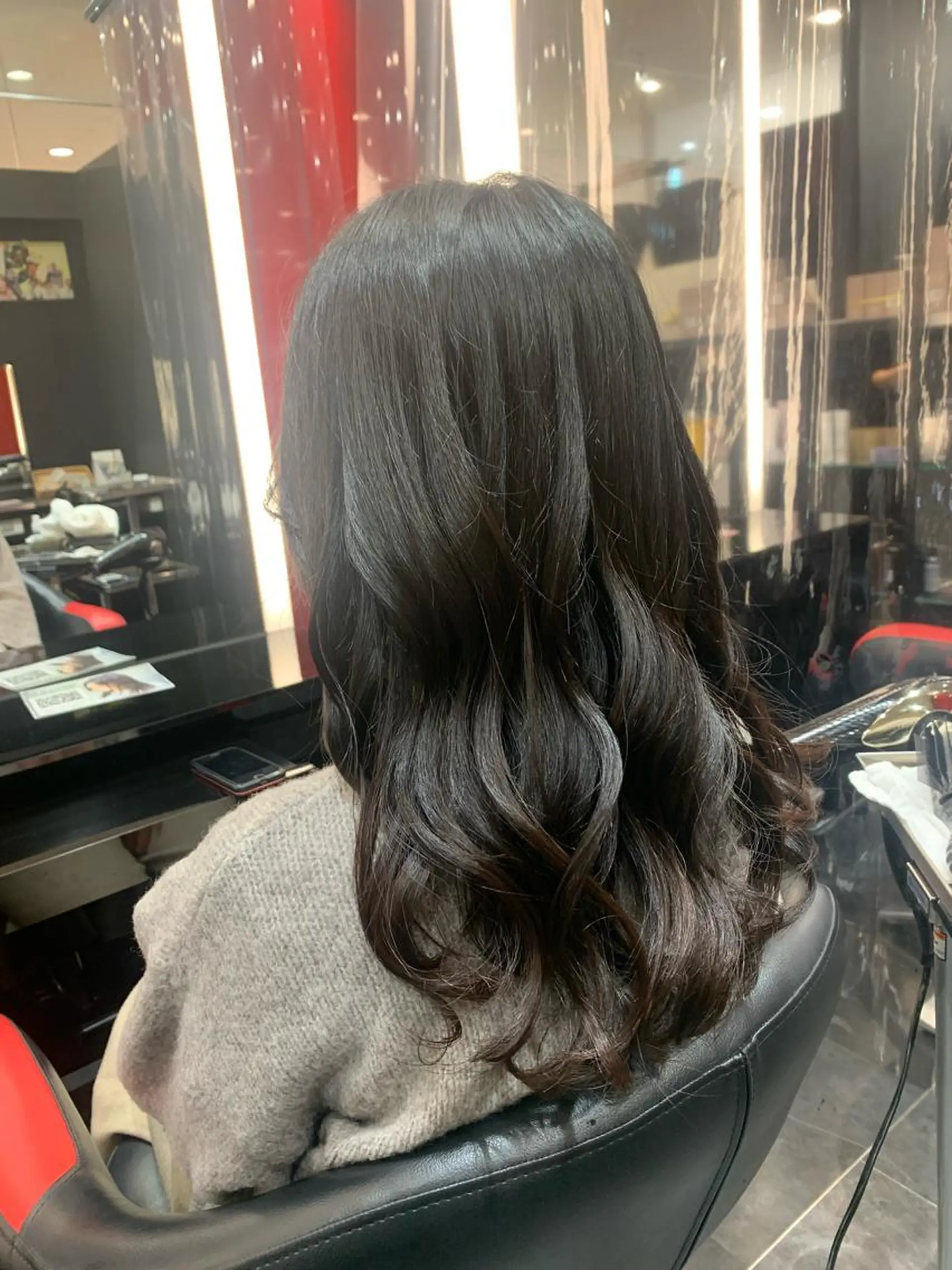 ロング 艶髪/白髪ぼかし ヘッドスパ/大野結菜のヘアスタイル