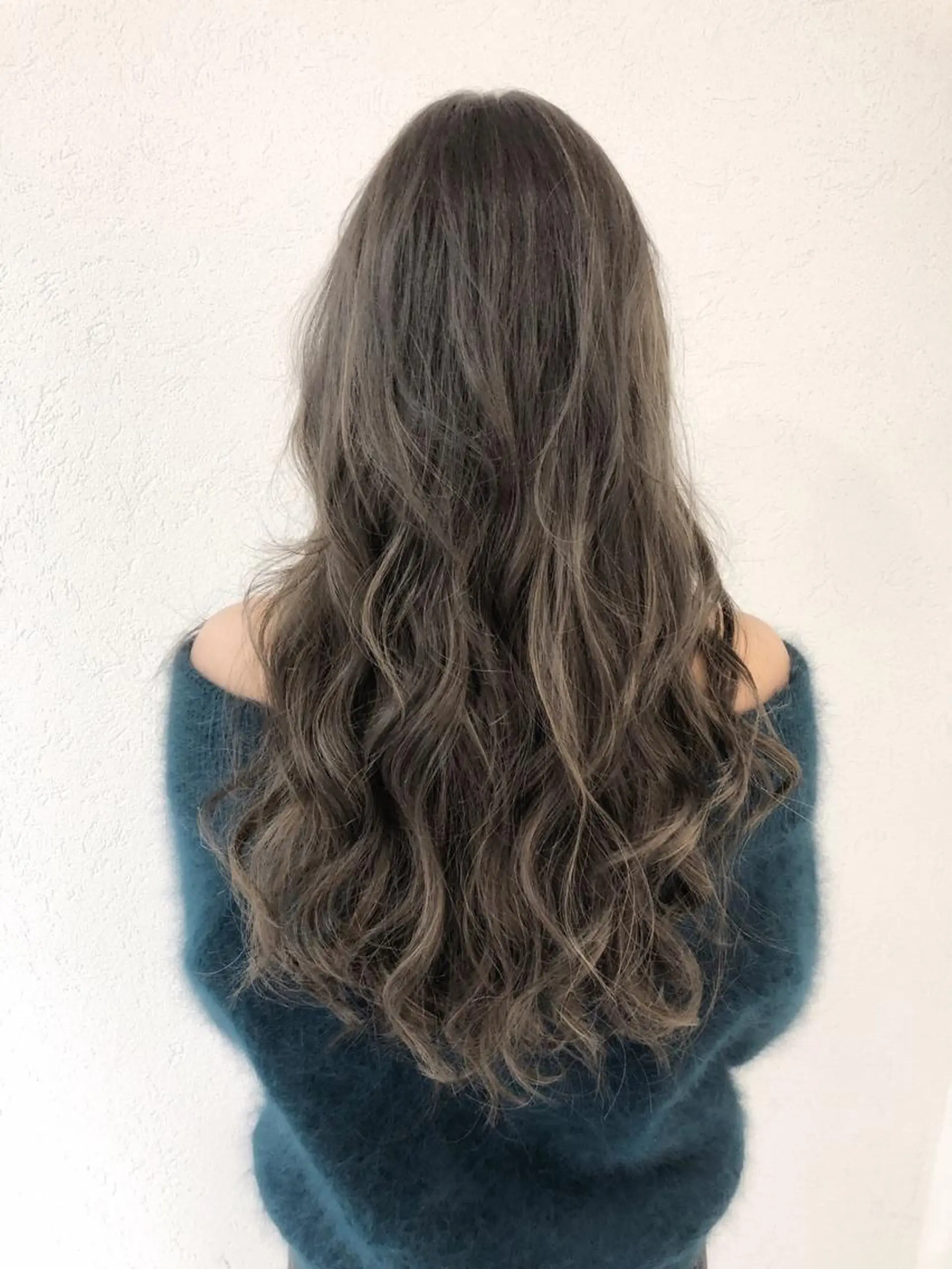 ロング カラー biscohair 髪にドラマを。のヘアスタイル