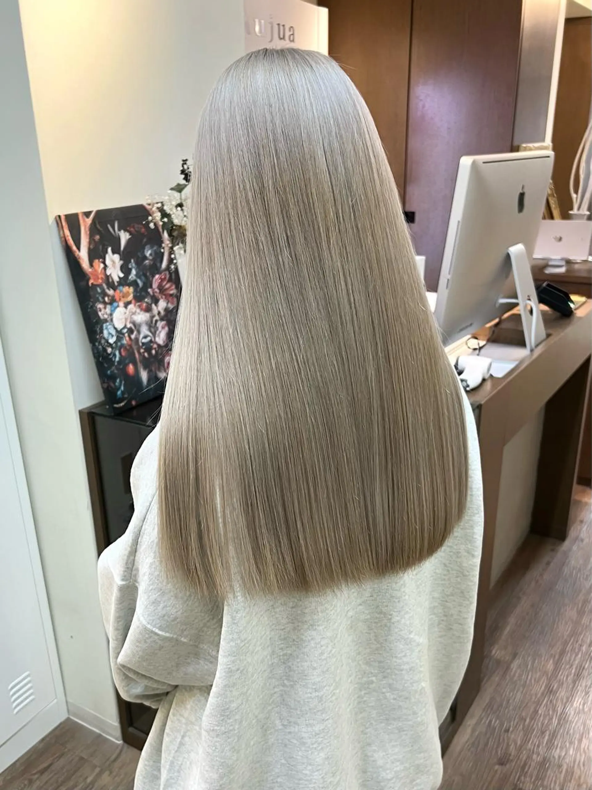 セミロング 艶髪ハイトーンカラー ☆MASAのヘアスタイル