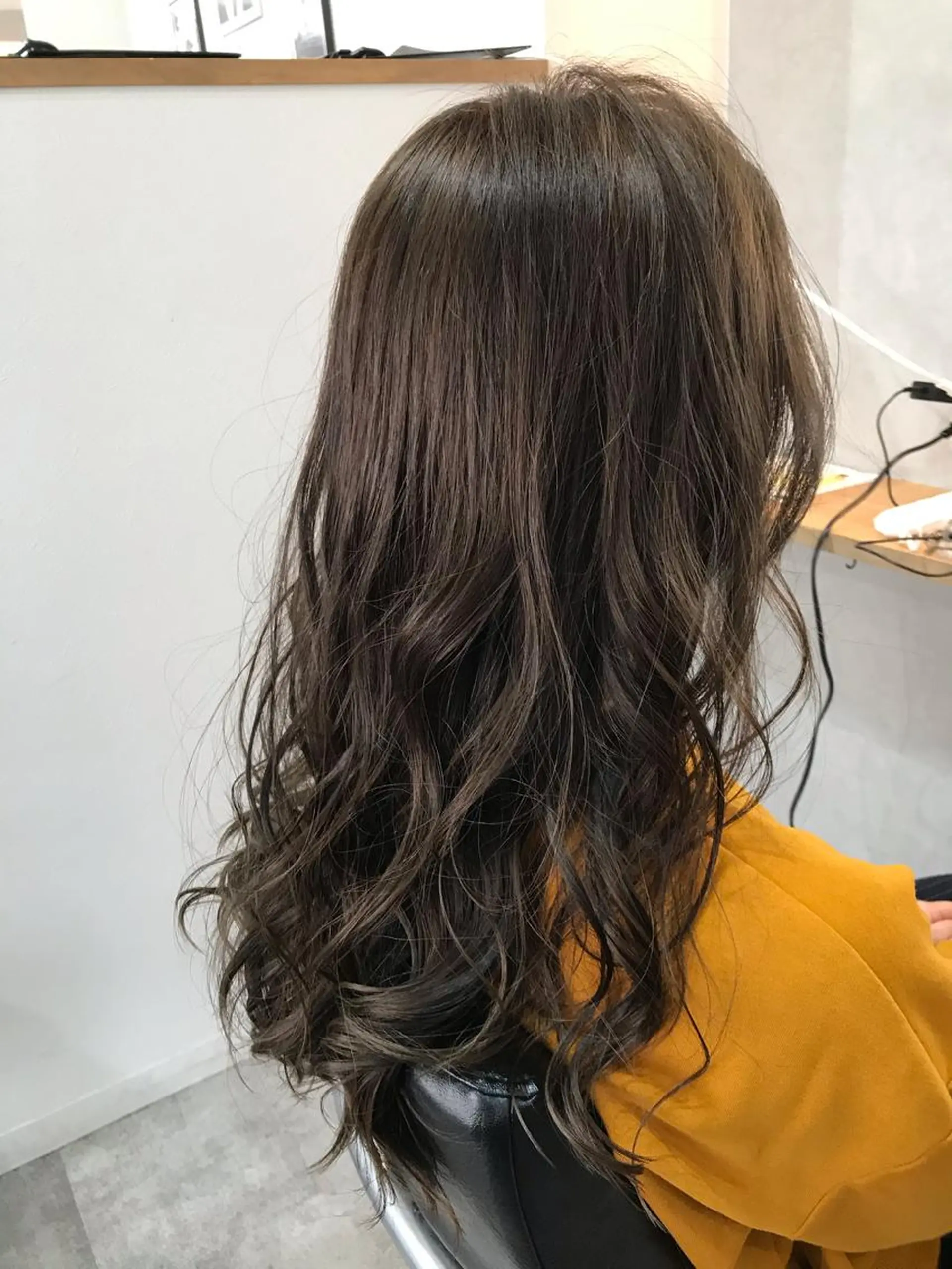 セミロング カラー アディクシーカラー 川崎 龍馬のヘアスタイル