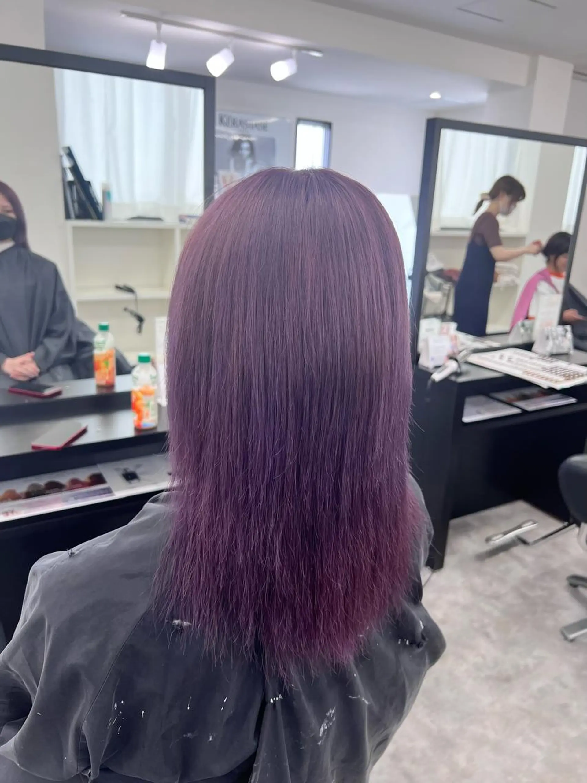 セミロング カラー LOBY所属・LOBY トモヤのヘアスタイル