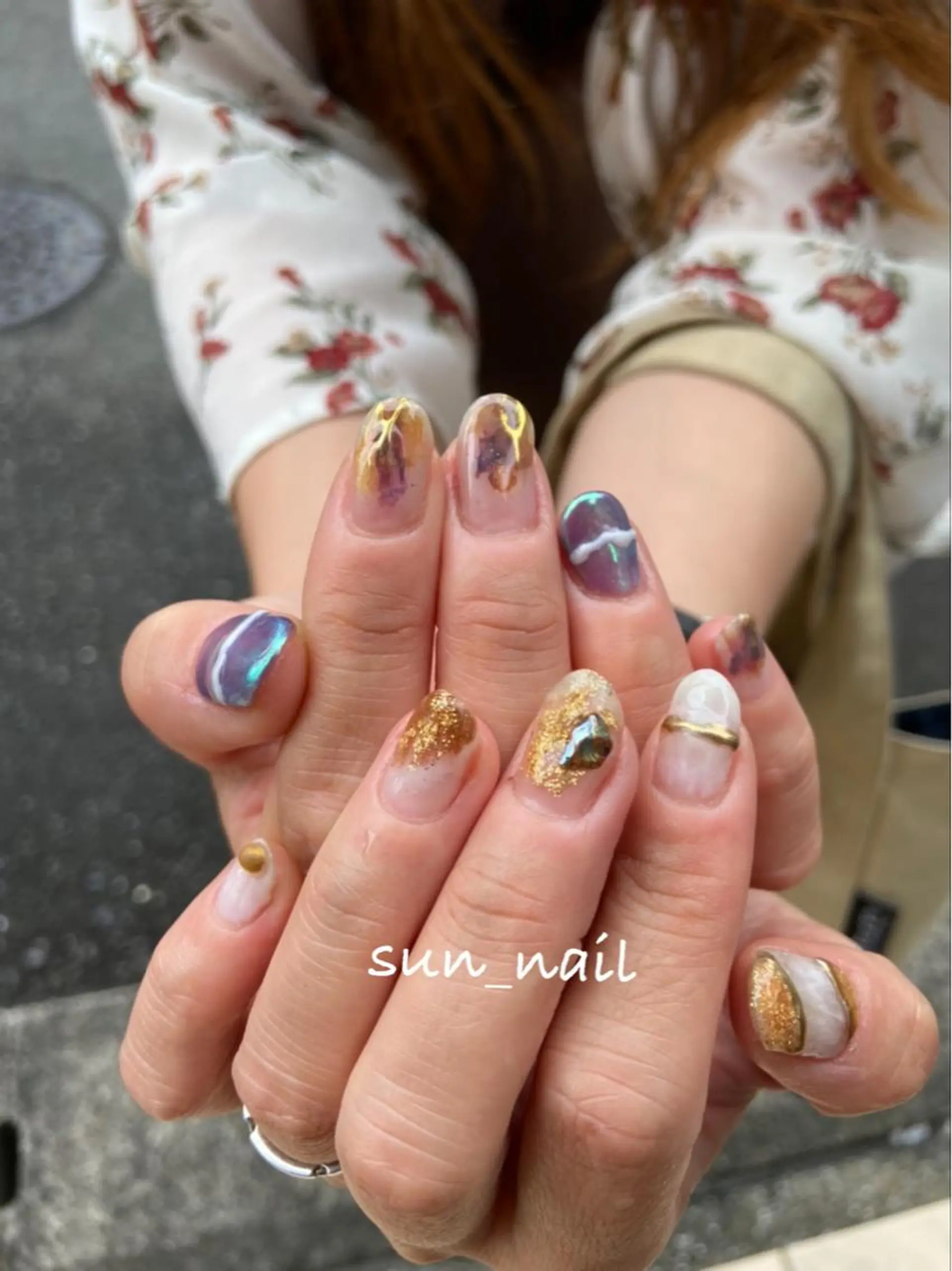 ネイル アートネイル オーロラネイル ミラーネイル ニュアンスネイル 黄色 . unffのネイルデザイン