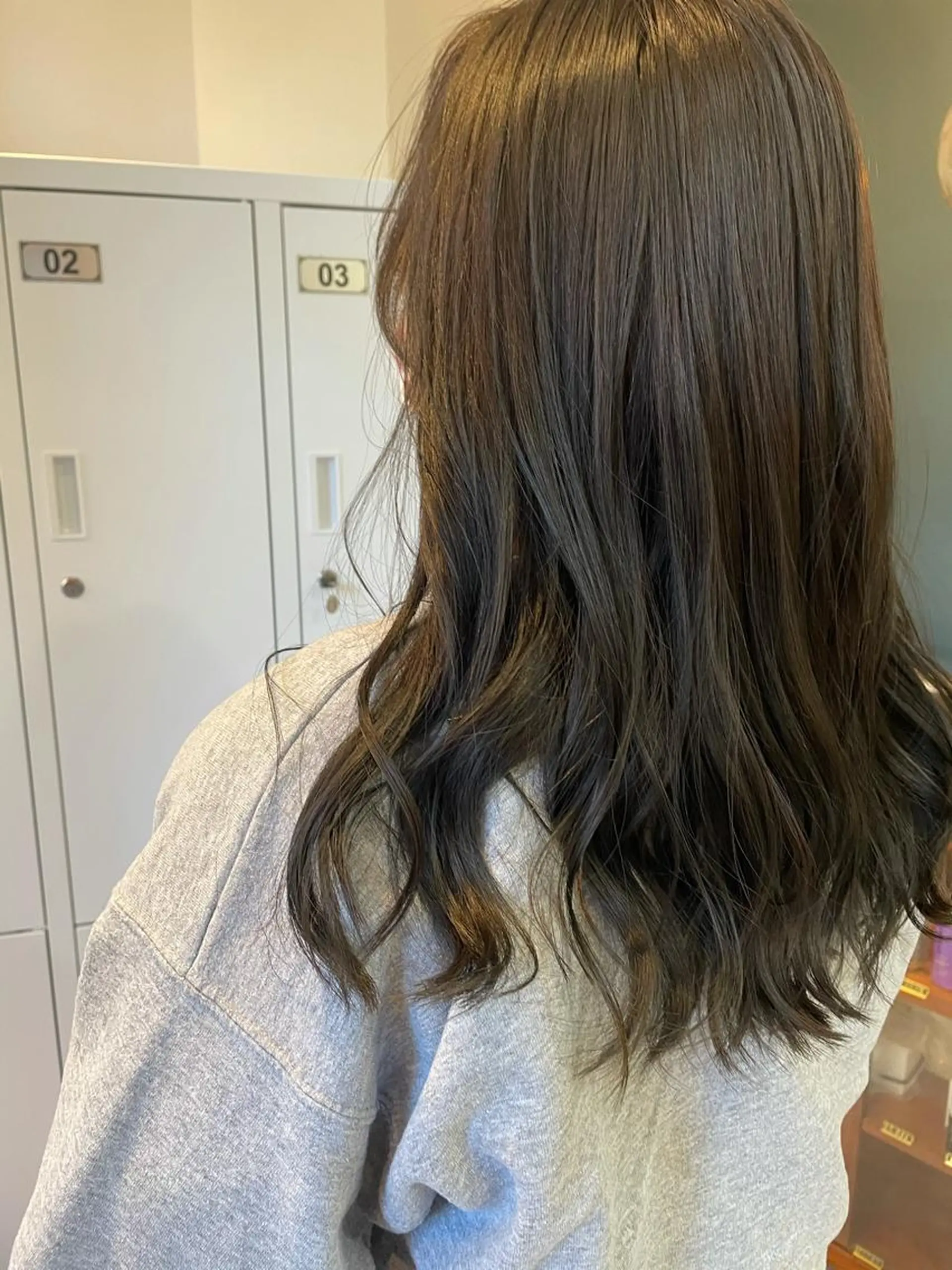 セミロング カラー ブリーチ グレージュ ブリーチなしカラー オリーブグレージュ オリーブグレー カット ヘアカラー トリートメント 中目黒🌼 🌼ハナのヘアスタイル