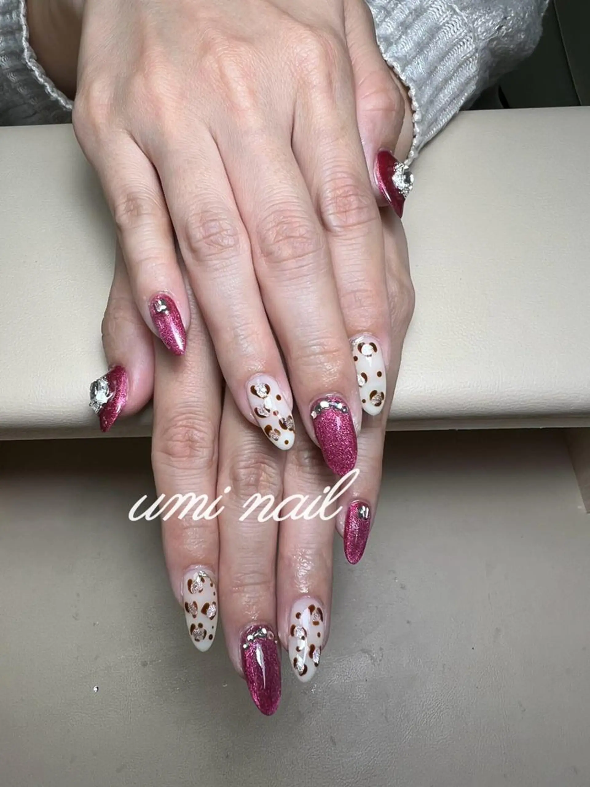 ネイル アートネイル ジェルネイル グラデーション キラキラネイル 韓国ネイル ハンドネイル ハンドケア LUXE NAIL SALONのネイルデザイン