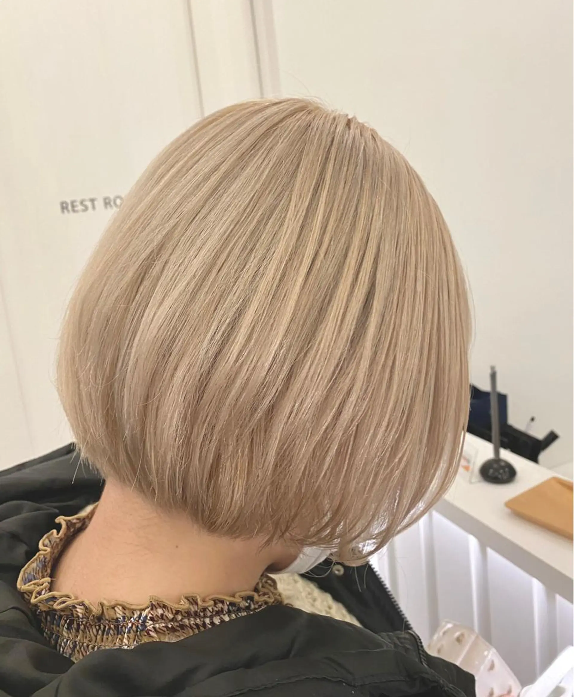 ショート カラー Emerge 新宿東口店所属・堀山 佳奈のヘアスタイル