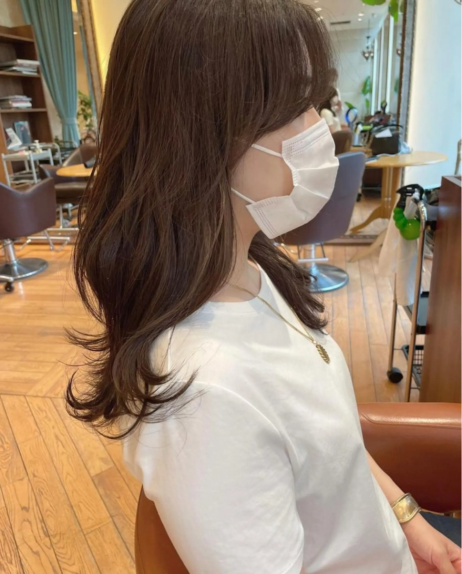 カラー 青山 莉奈のヘアスタイル