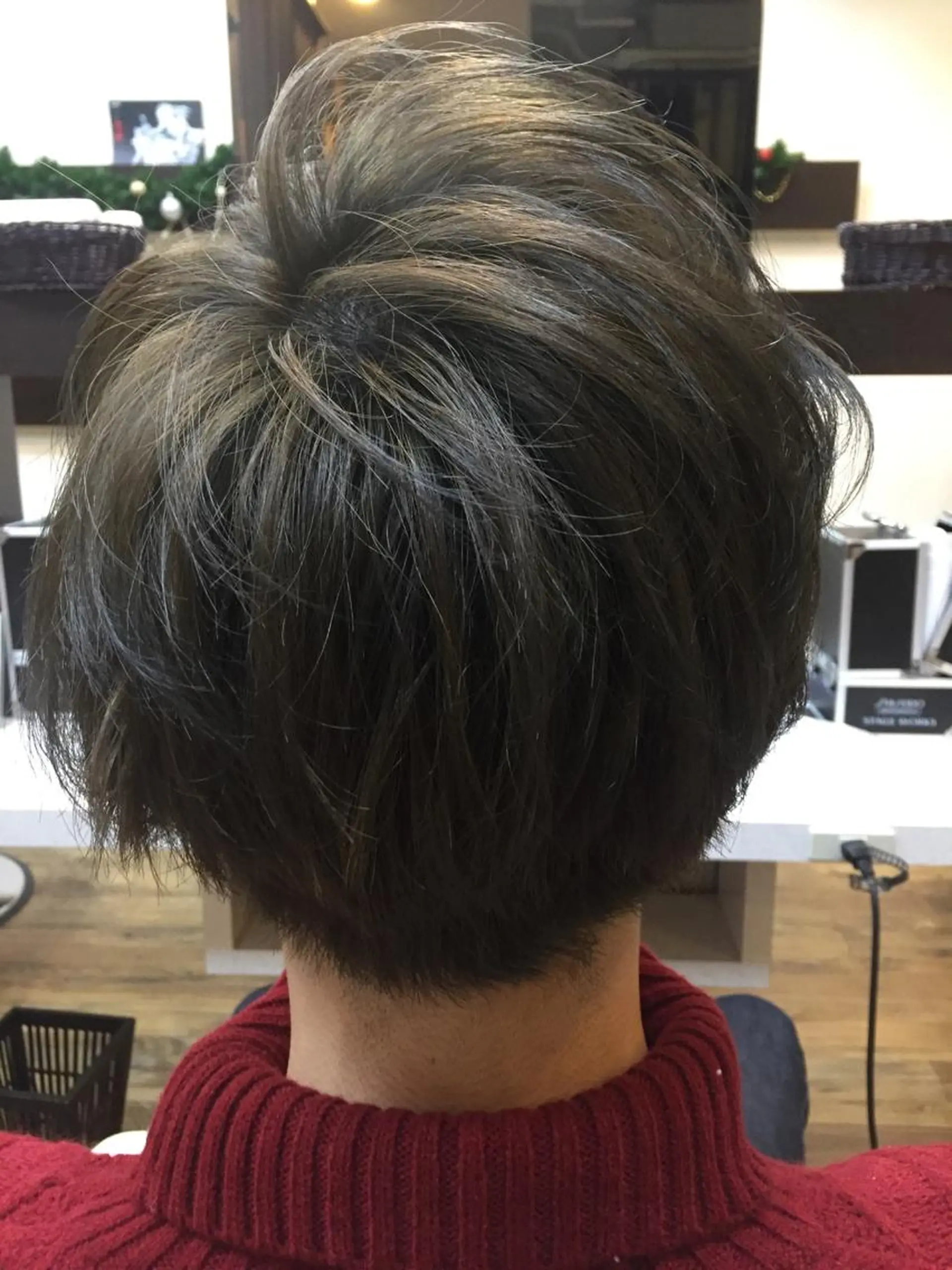 ショート カラー メンズ メンズブリーチ ブリーチ ブルーカラー 赤羽、髪質改善サロン 吉野リョウスケのヘアスタイル