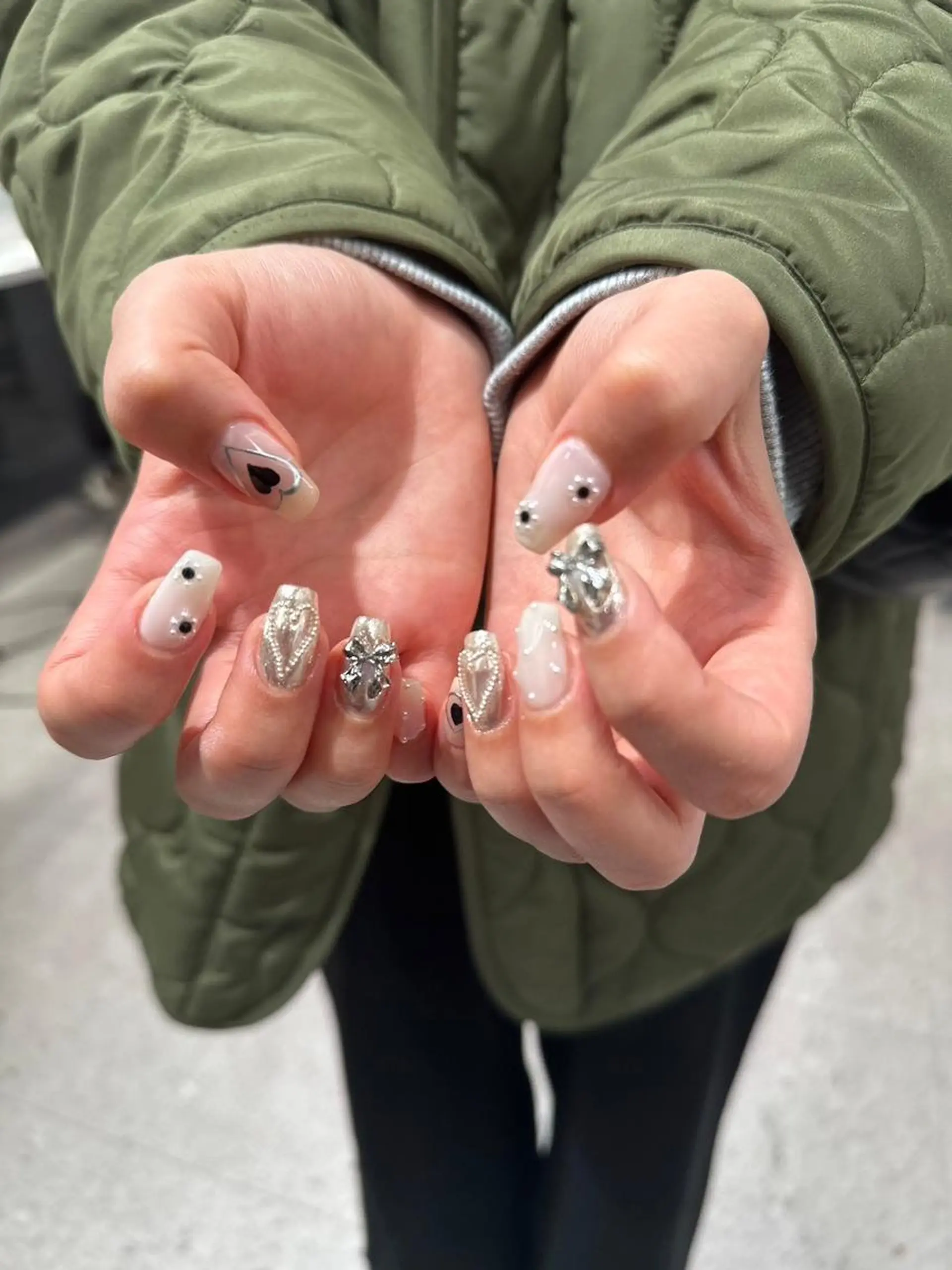 ネイル アートネイル カジュアル ジェルネイル ニュアンスネイル 赤色 ハンドネイル 💎platinum dollまりん💎のマツエク・マツパデザイン