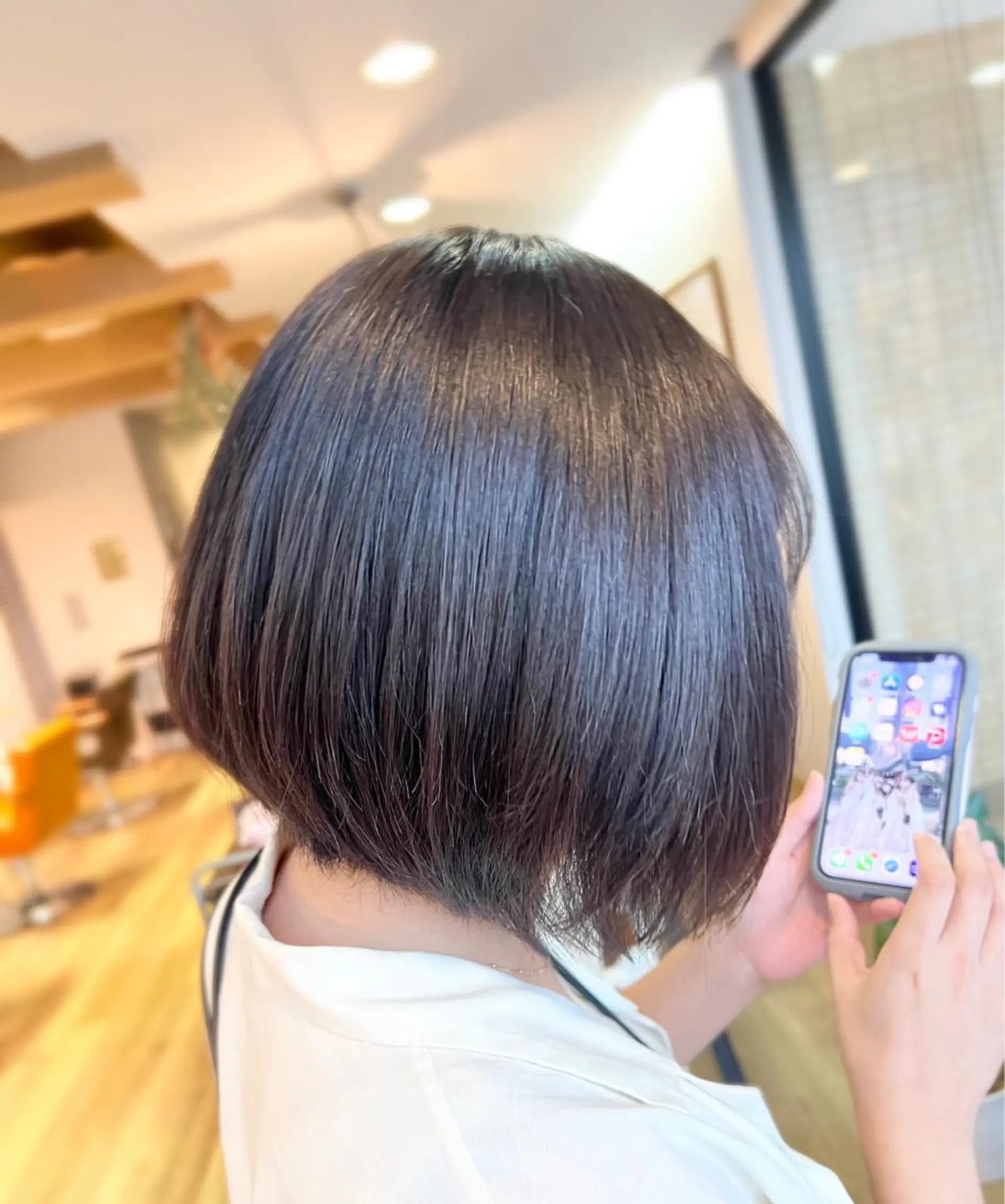 ショート アッシュ アッシュグレー アッシュグレージュ ヘアカラー トリートメント 堀 望美のヘアスタイル