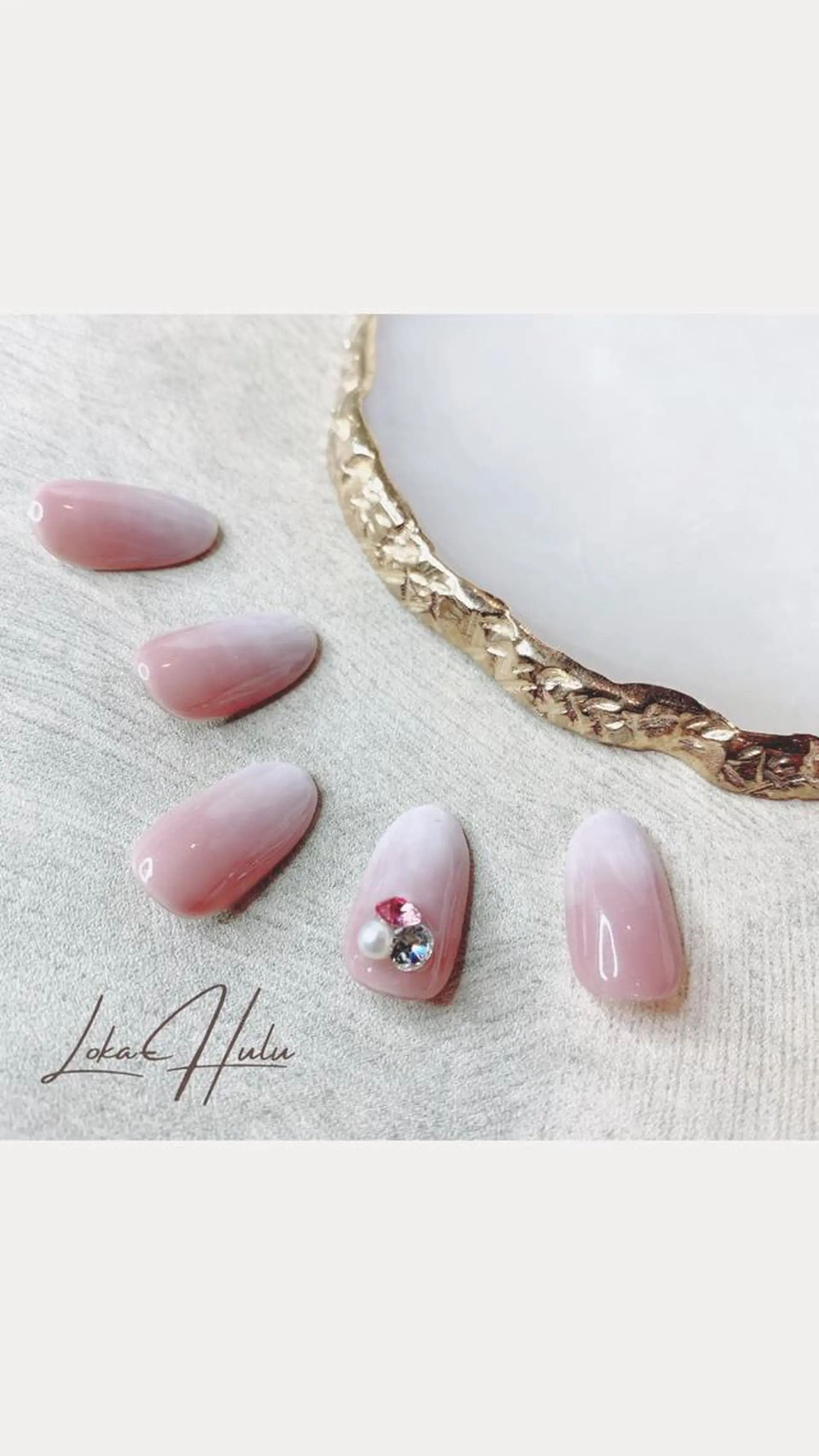 ネイル ハンドネイル フットネイル ハンドケア LOKA-HULU  ロカフルのマツエク・マツパデザイン