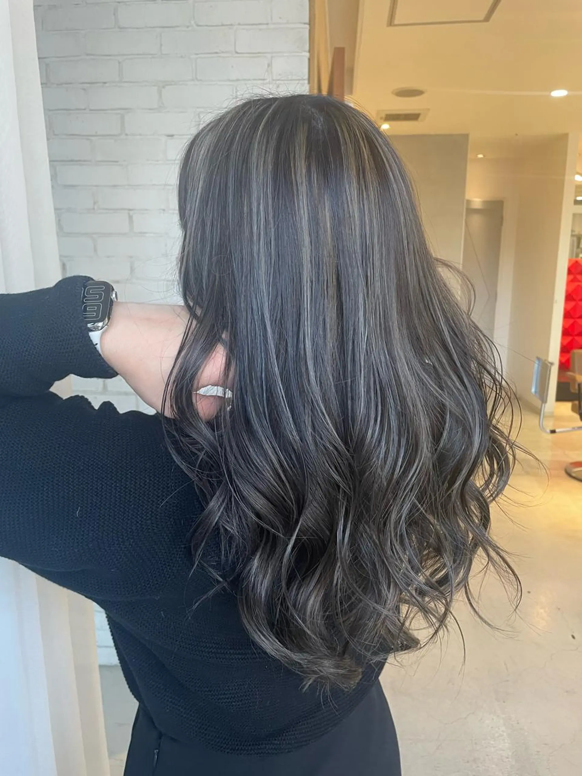 セミロング カラー 艶ハイトーン👑♡ NATSUKIのヘアスタイル