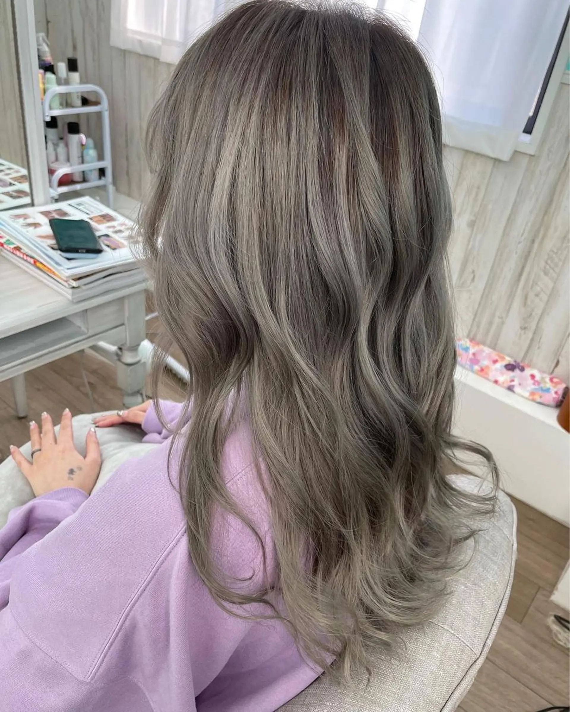 セミロング ヘアカラー トリートメント 🐆アンドウ チカコ🦓のヘアスタイル