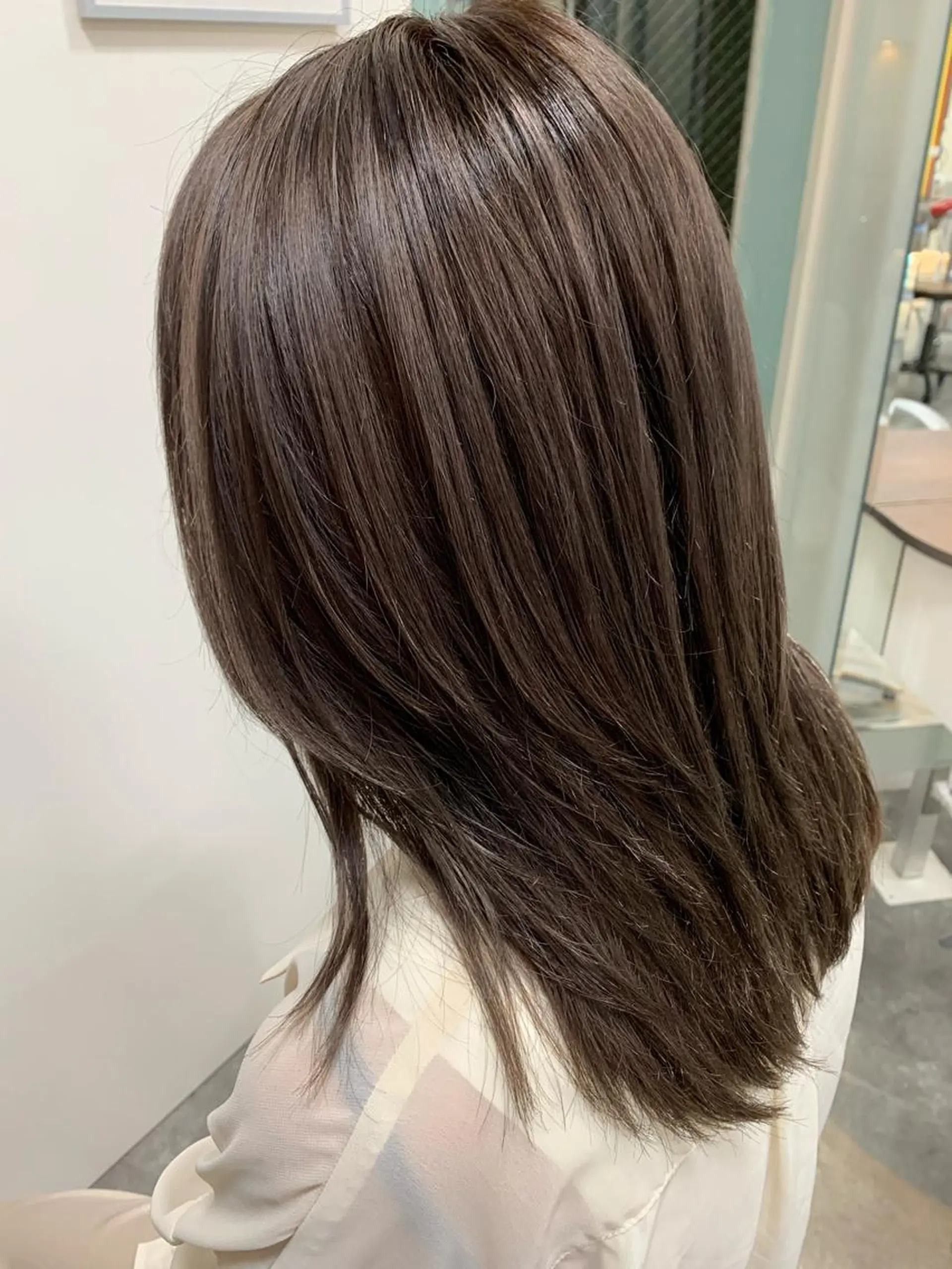 ミディアム カラー 平 ちひろのヘアスタイル