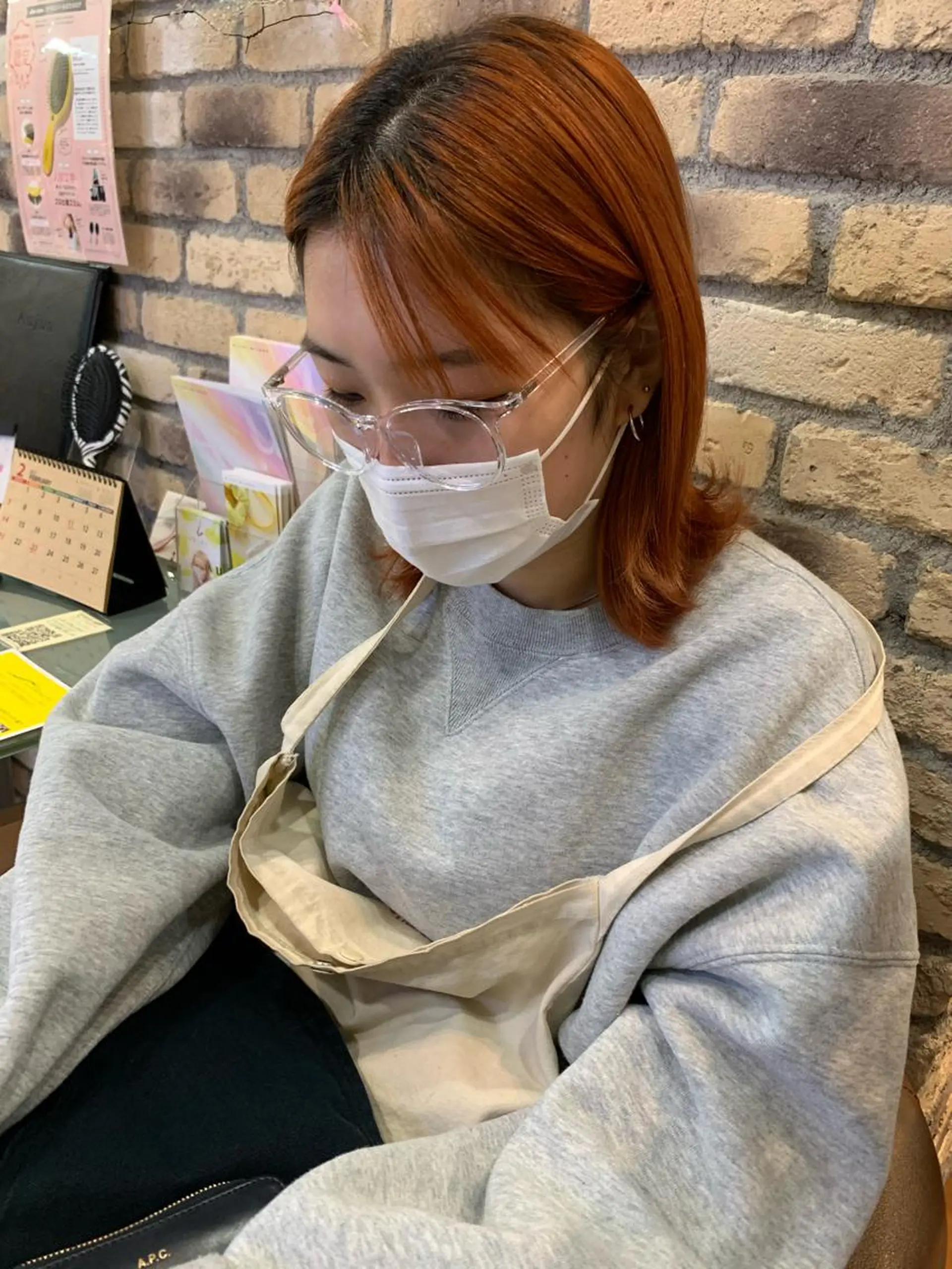 ミディアム カラー 羽エクステ🩷 🤍まき🤍のヘアスタイル