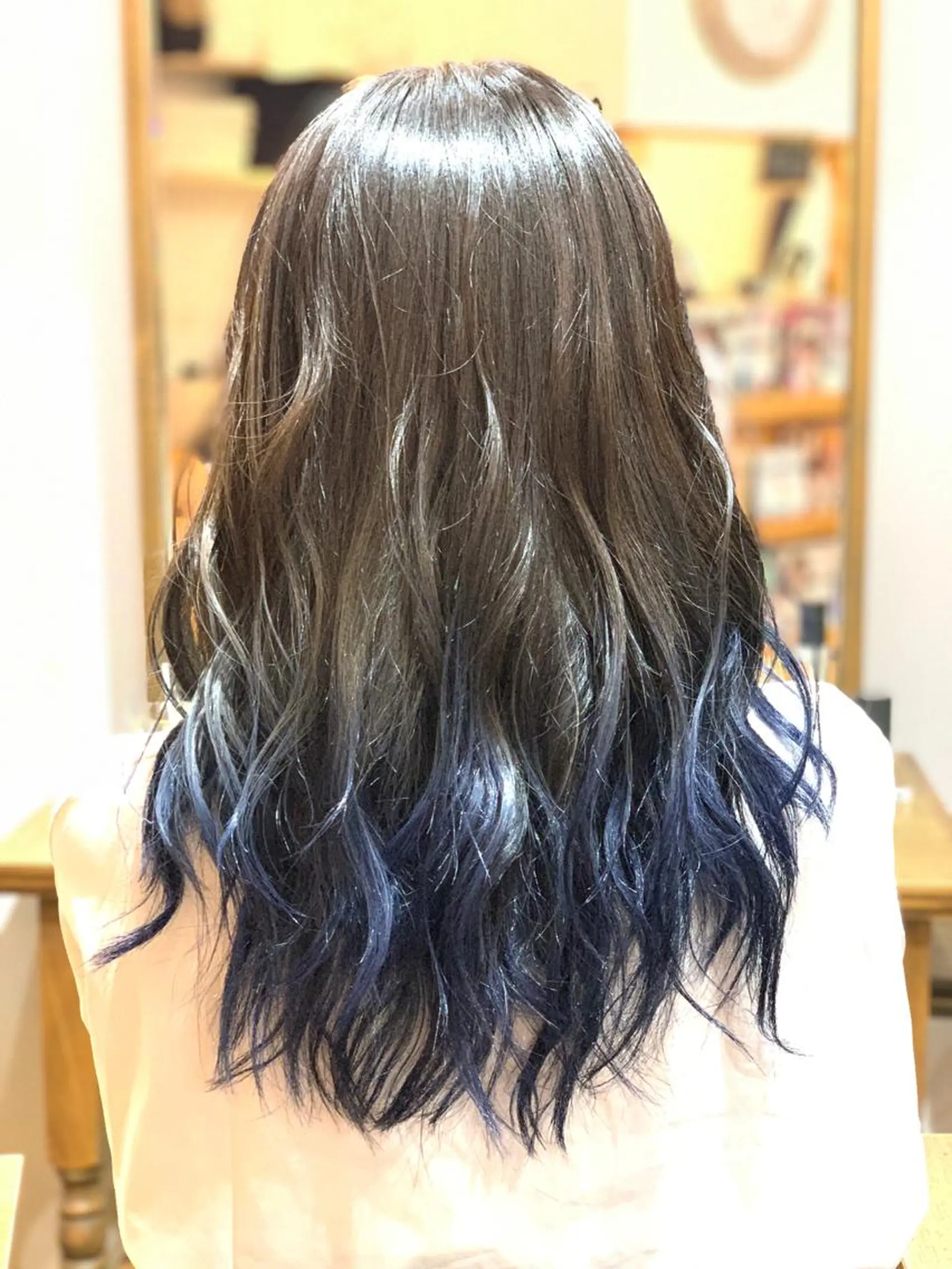 セミロング カラー ブリーチ 四ッ井 翔のヘアスタイル