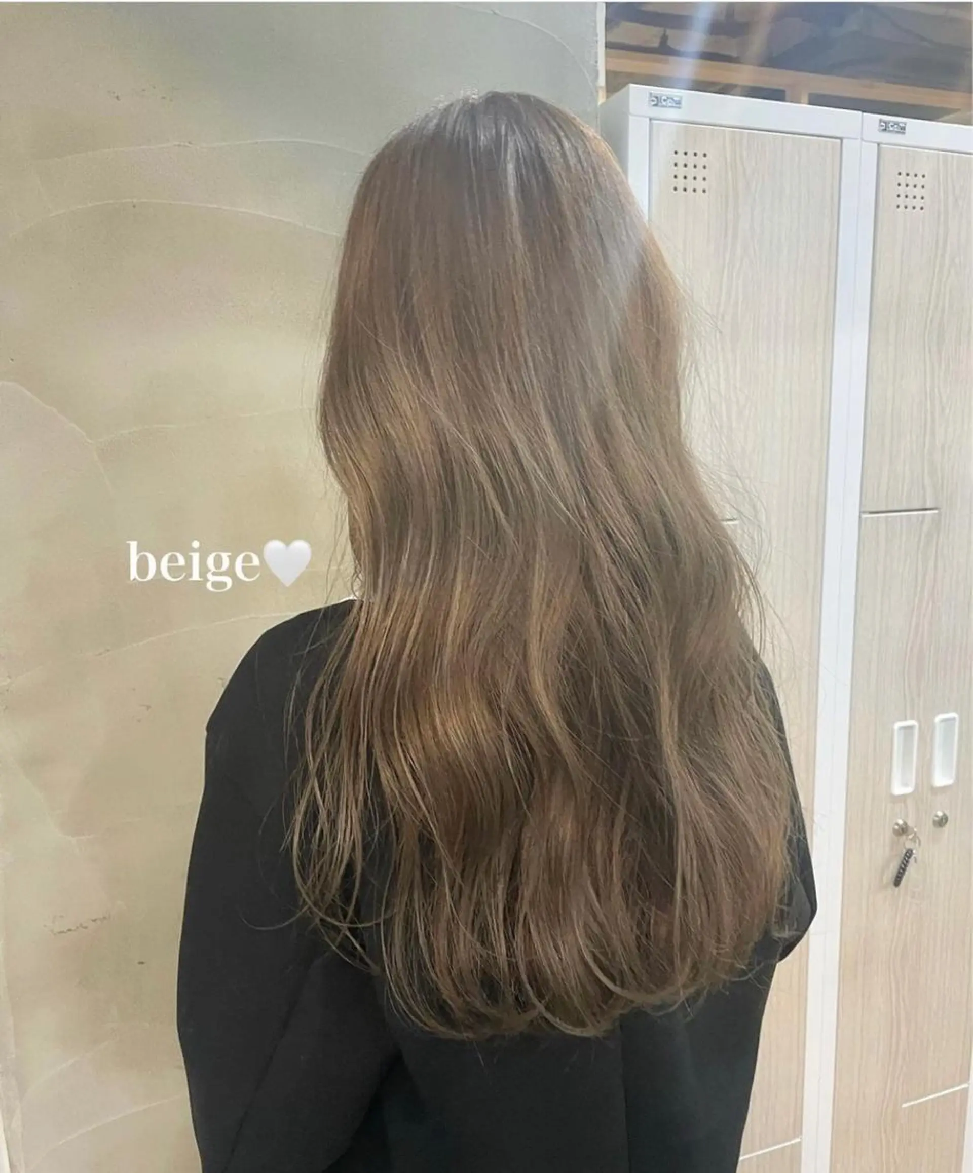 ロング ハイライト カット ヘアカラー トリートメント freera🤍 yumenaのヘアスタイル