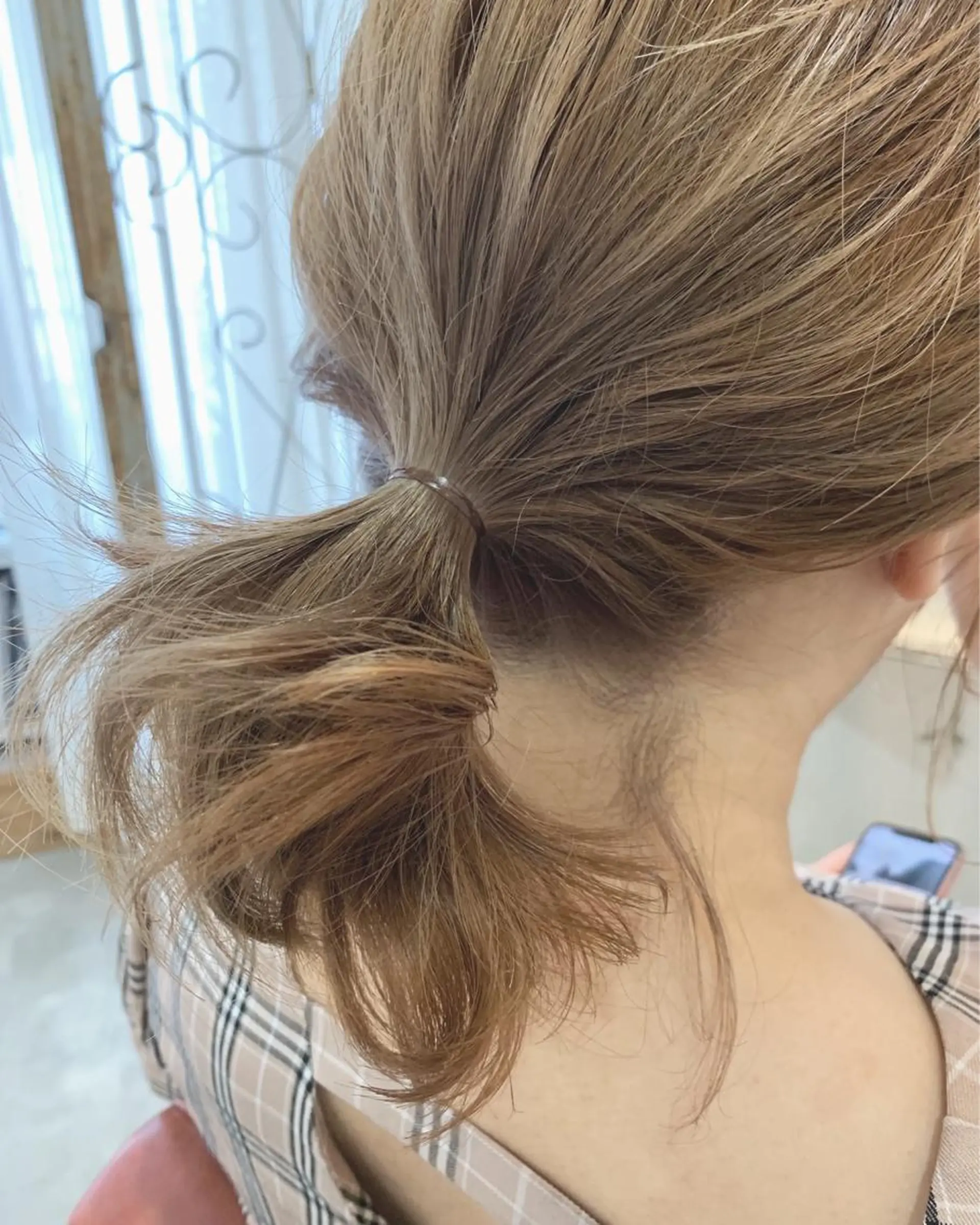 ミディアム カラー fio マナミのヘアスタイル