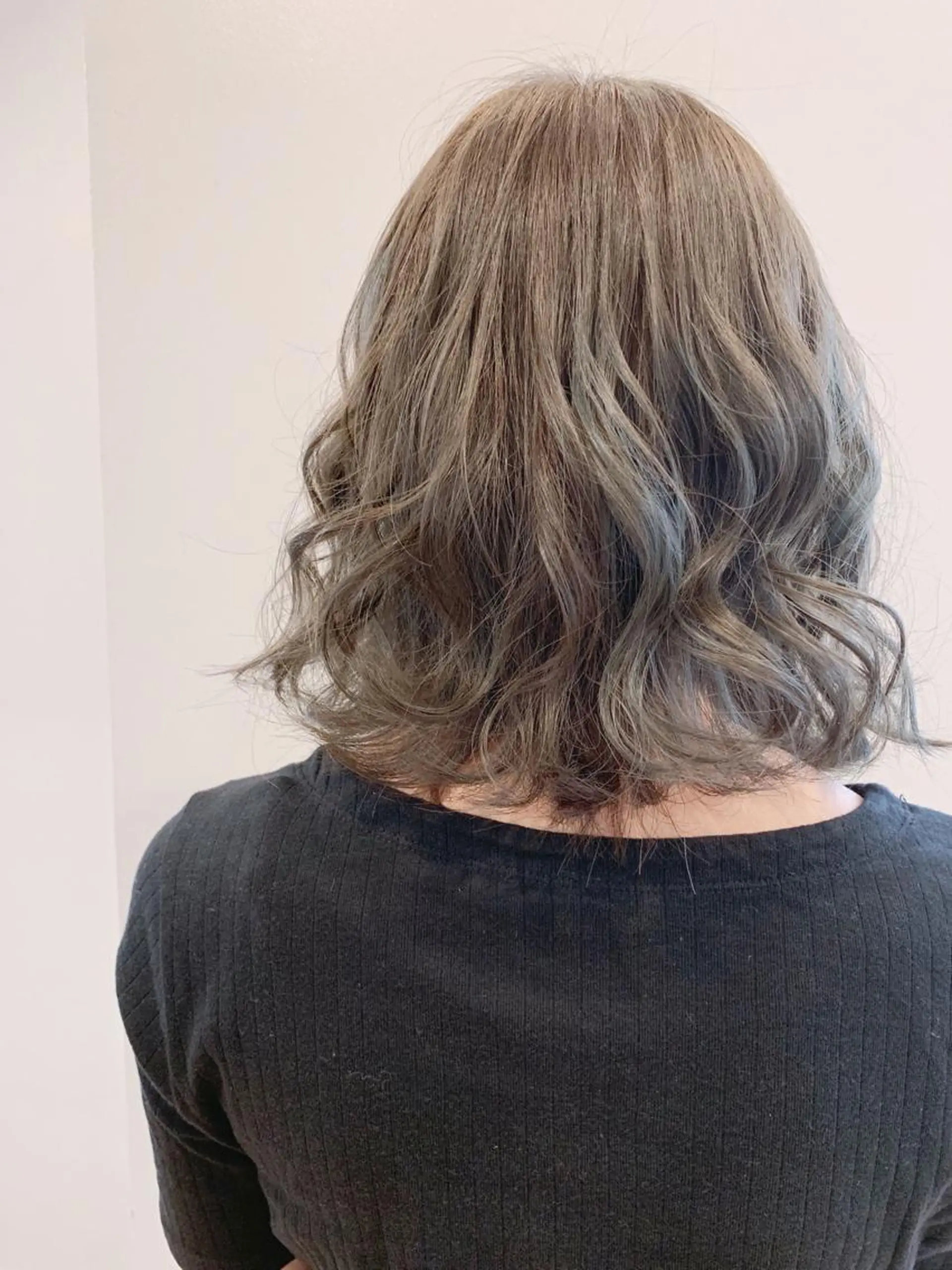 ミディアム ヘアカラー cecile hair所属・開發 紗貴のヘアスタイル