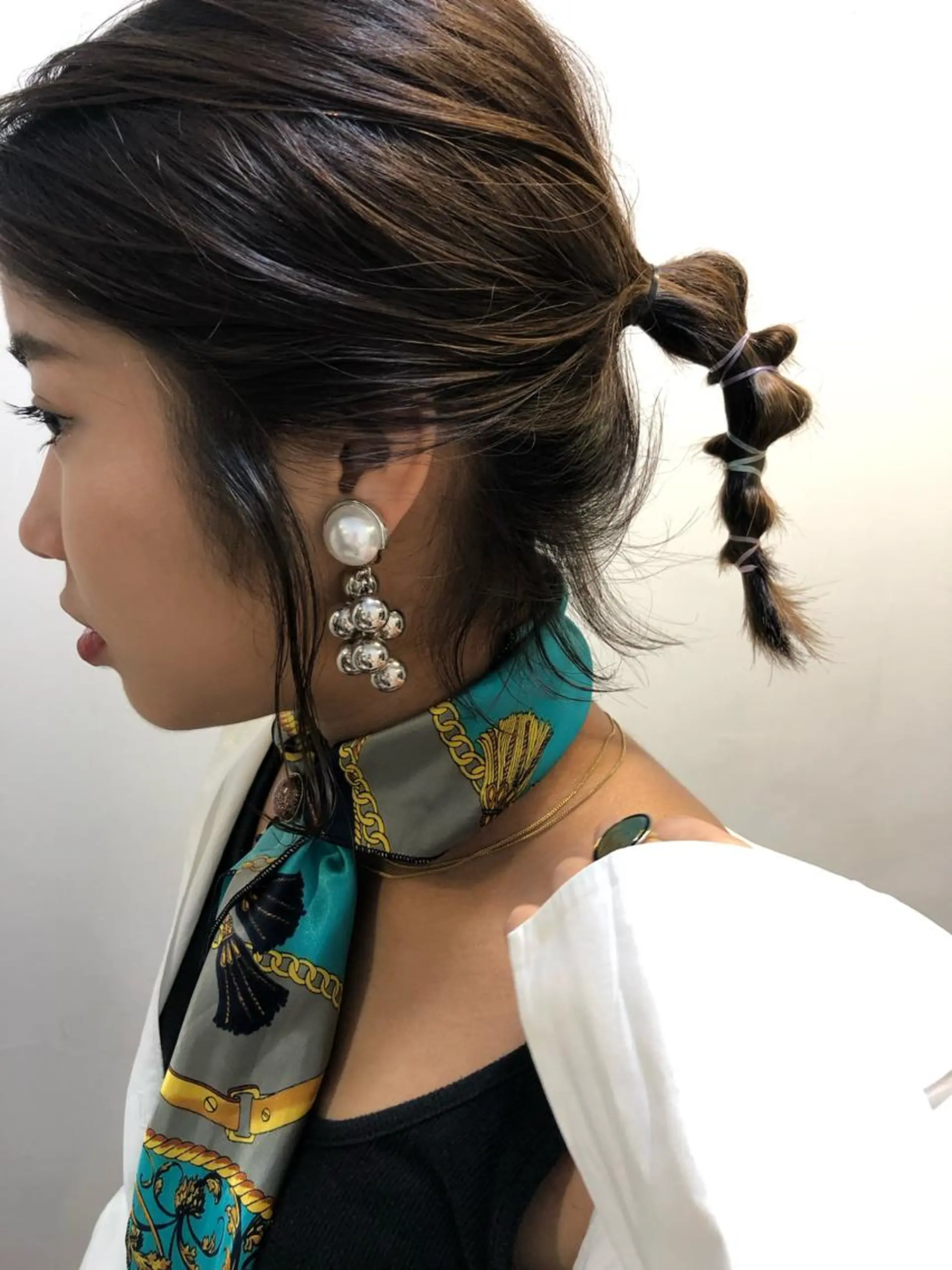 ミディアム ヘアアレンジ ヤスザトアヤノ ／レイヤー／オリーブのヘアスタイル