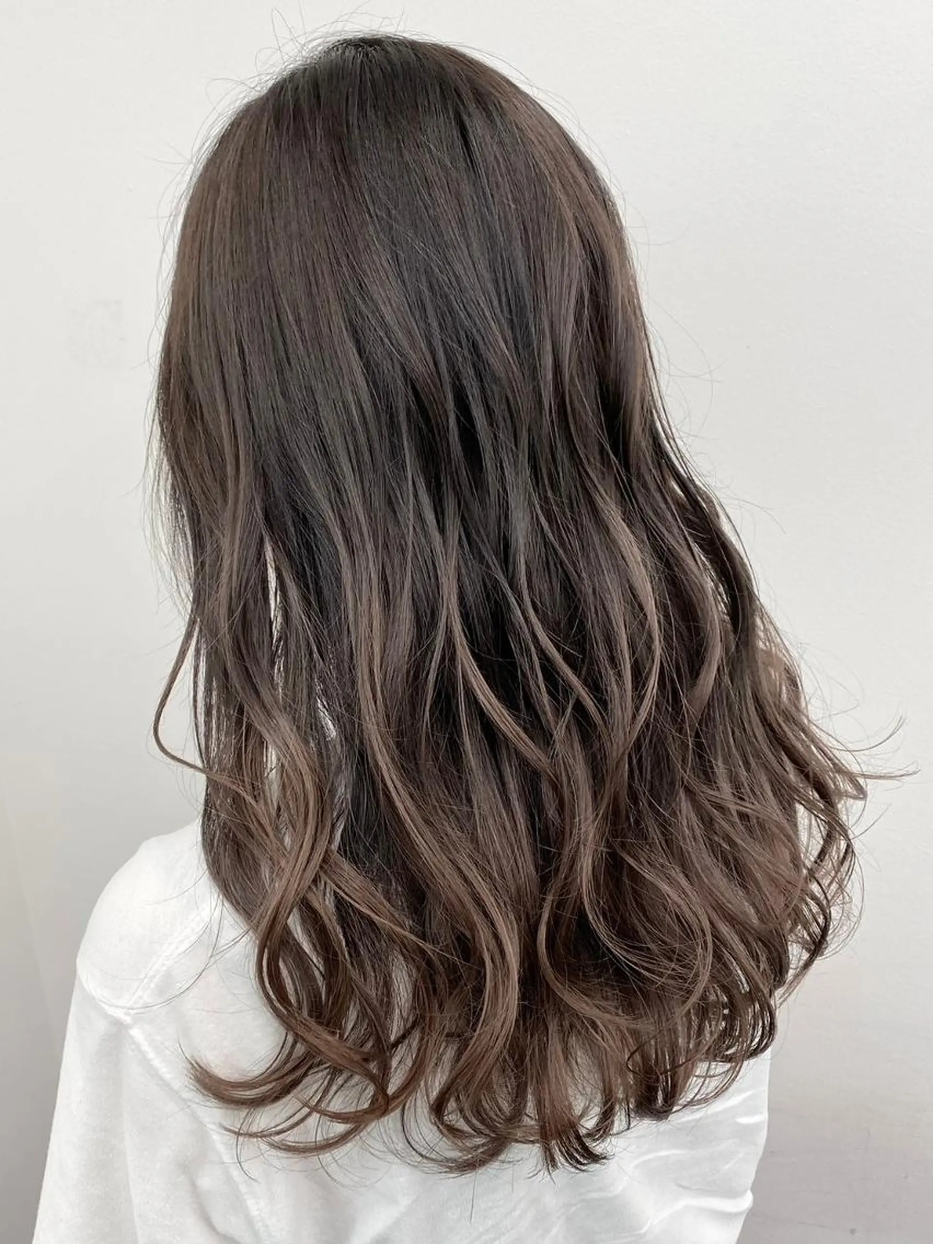 カラー アディクシーカラー バレイヤージュ ブリーチ ダブルカラー グラデーションカラー 【公式】amble luxe池袋東口🩷のヘアスタイル