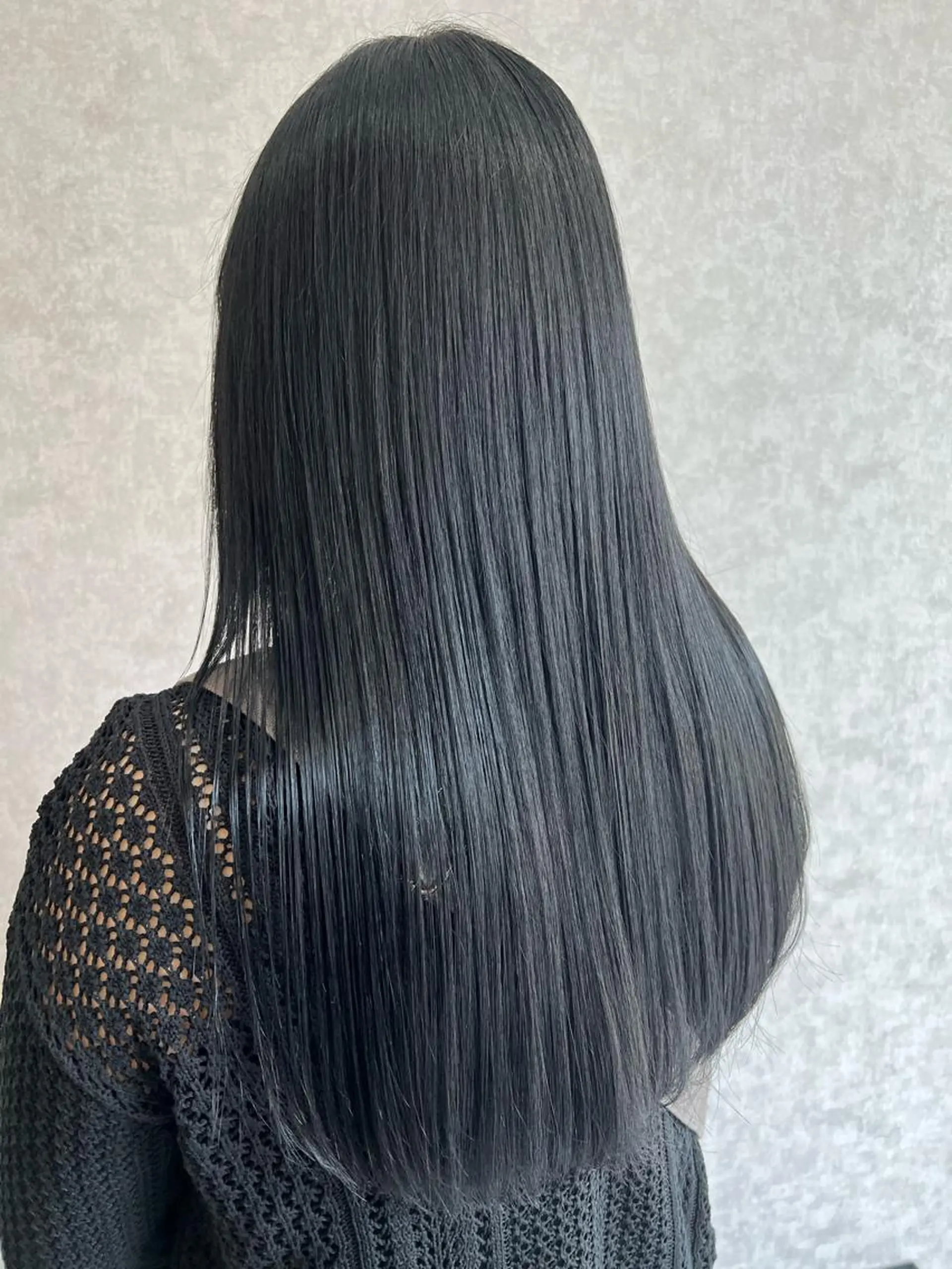 ロング カラー ダークグレー Rio/ヘアセット/ ハイトーンカラーのヘアスタイル