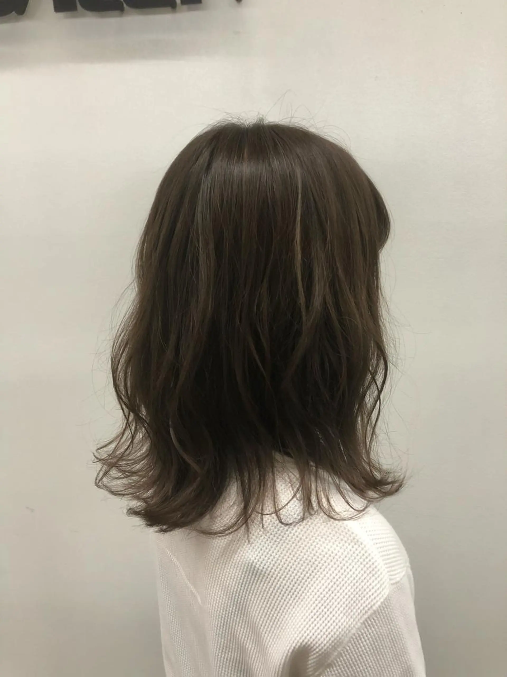 ミディアム カラー グレージュ ハイライトカラー ハイライト シェアサロン　シエナ所属・東條 克義のヘアスタイル