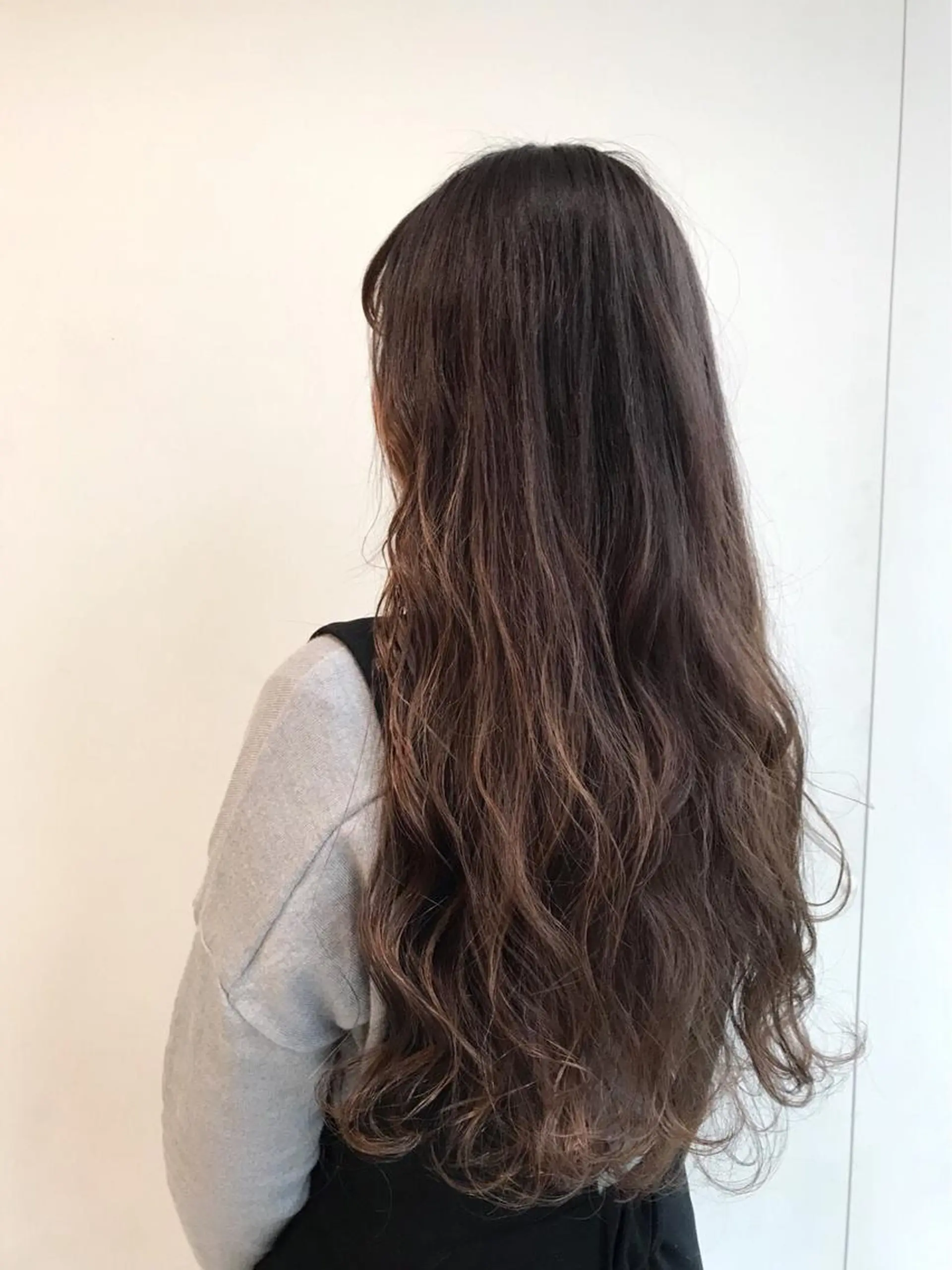 ロング カラー グラデーションカラー ハイライトカラー ハイライト ぱつっとボブ/ 小野あかねのヘアスタイル