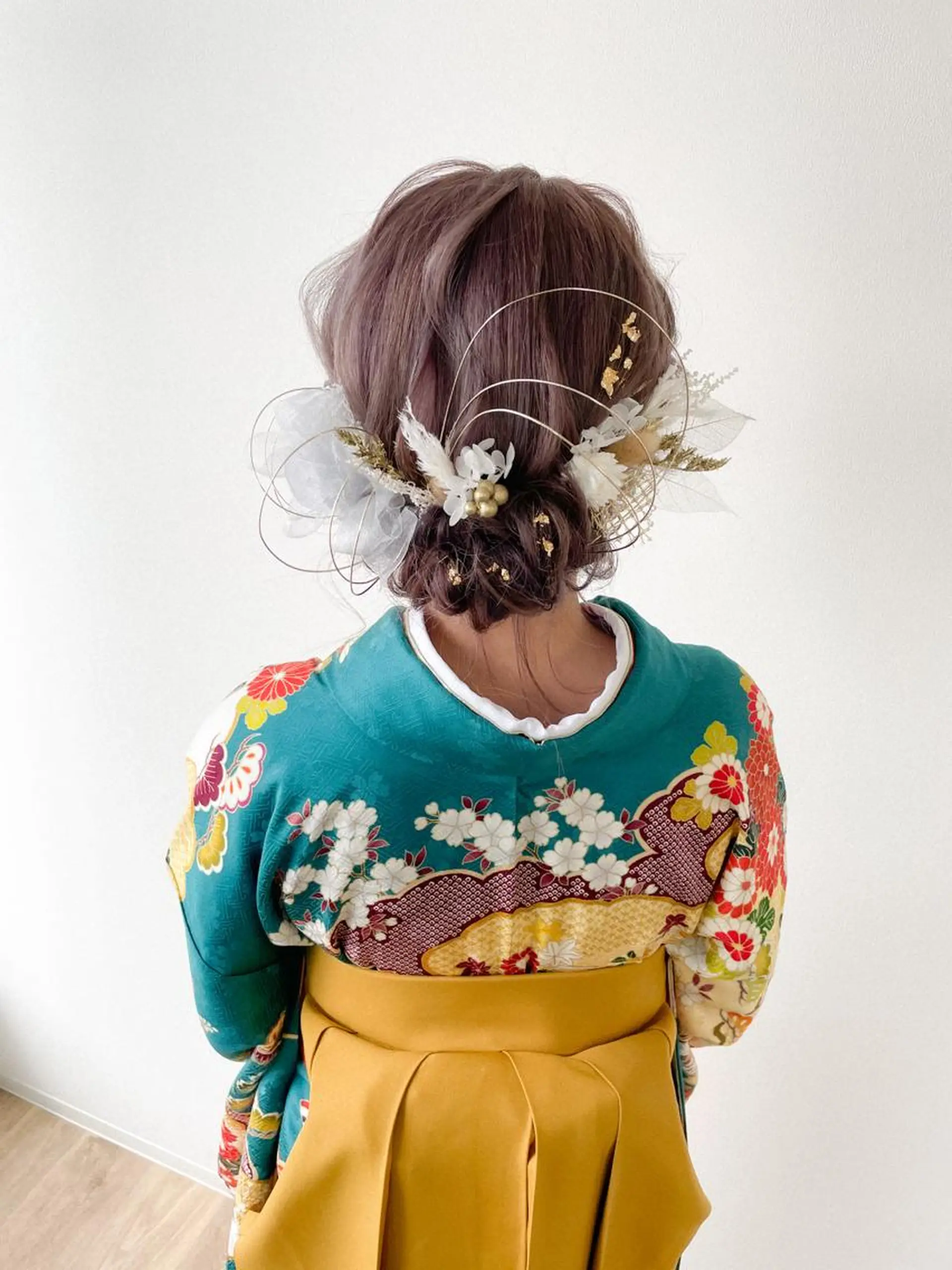 ミディアム カラー ヘアアレンジ 卒業式のヘアスタイル autre所属・大久保 ひでなりのヘアスタイル