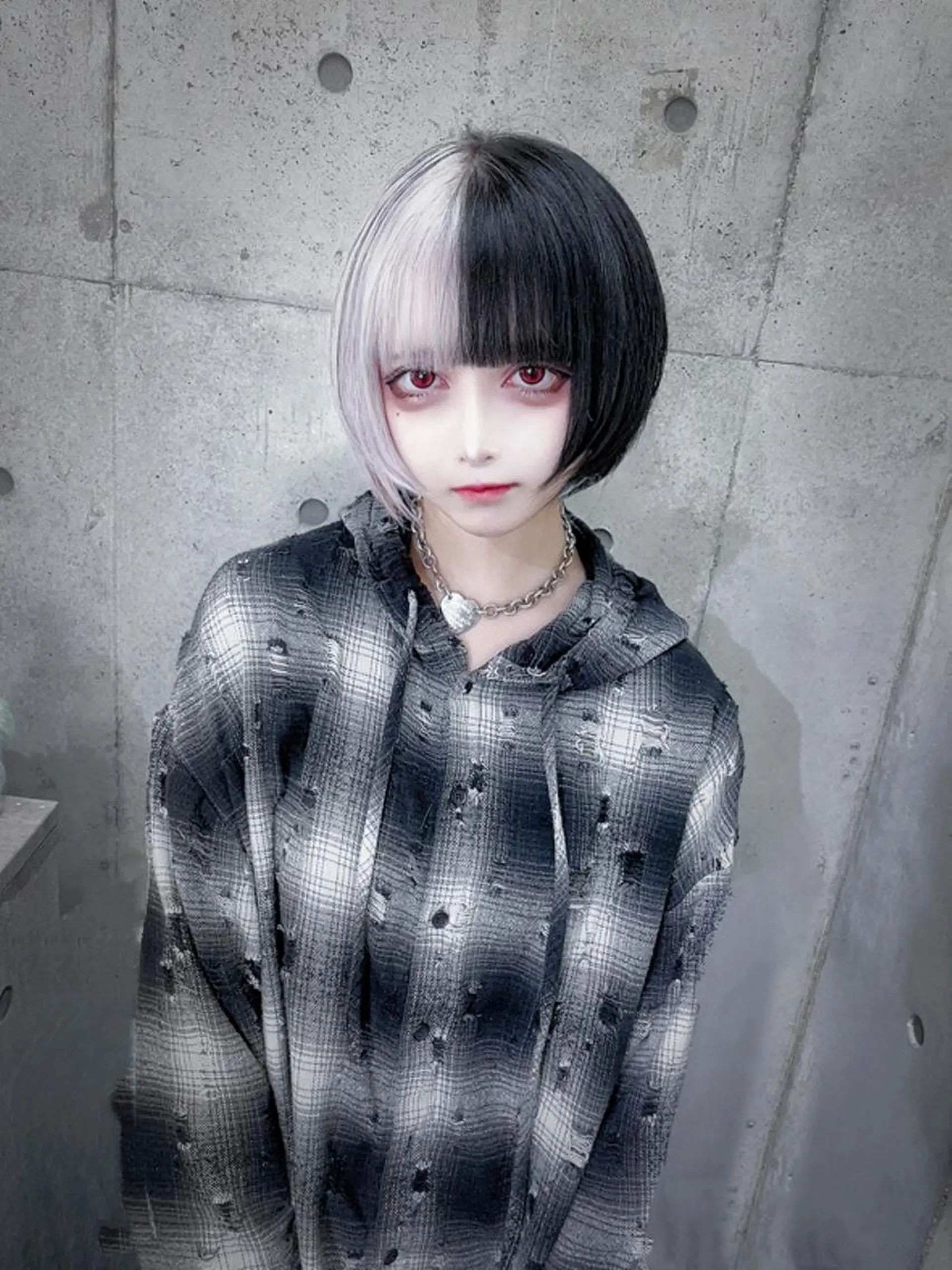 ロング カラー シールエクステ ブリーチ ハイトーンカラー エクステ レイヤーカット ホワイト&レイヤーカ ットエクステ長畠俊輔のヘアスタイル