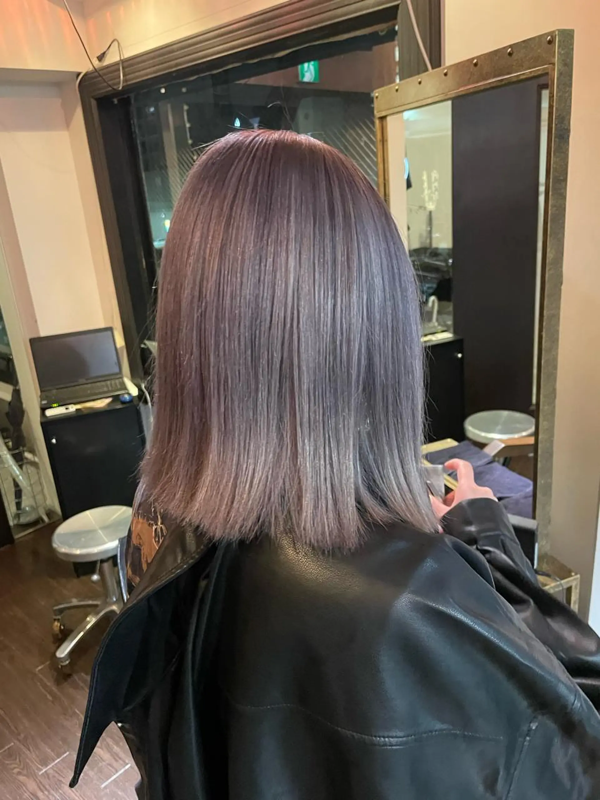 ミディアム アッシュ ボブ 外国人風カラー ハイライト レイヤーカット Carpe Diem所属・安田和洋 ブリーチカラー特化のヘアスタイル