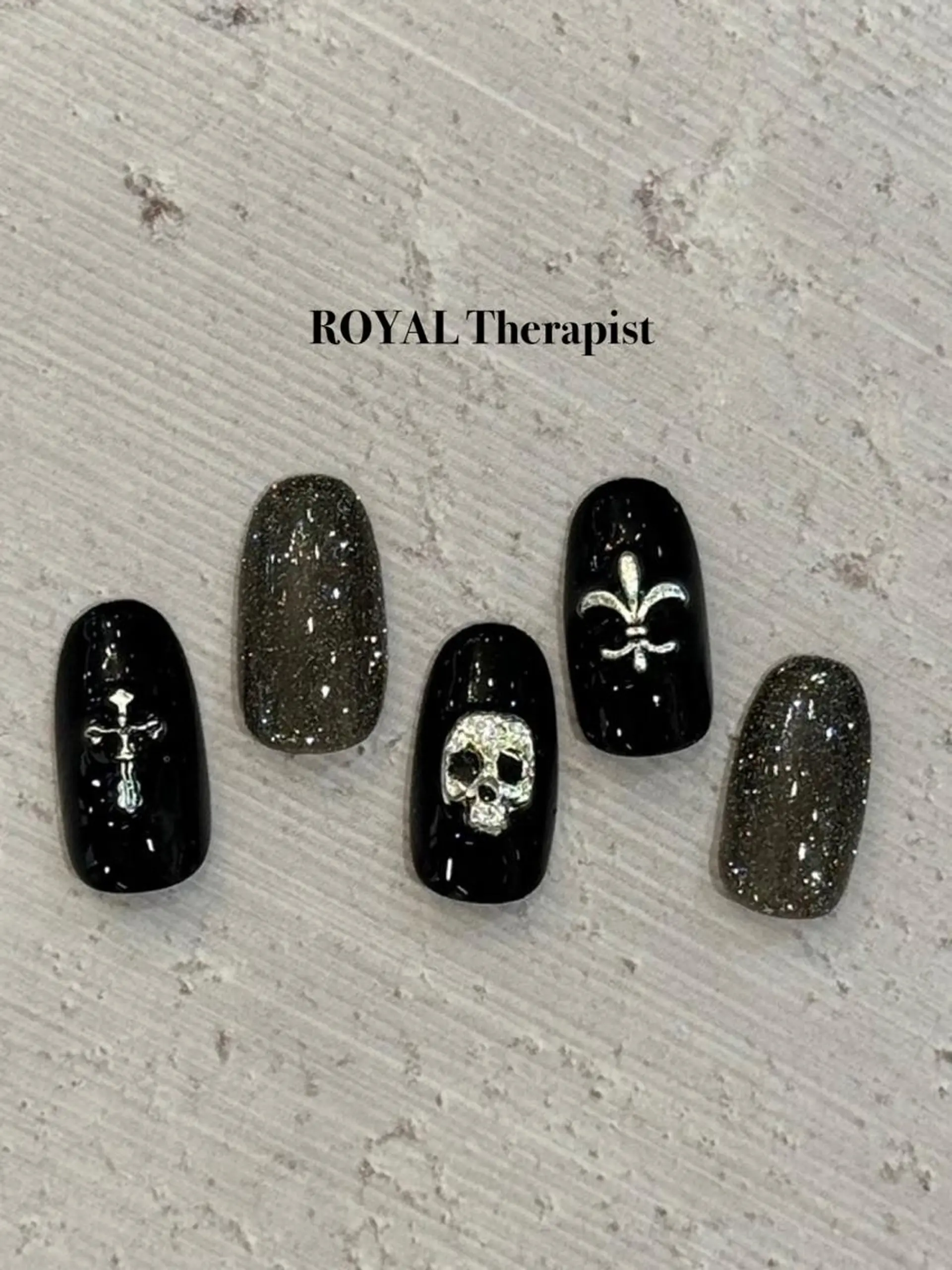 ネイル 【尾下】 ロイヤル•セラピストのネイルデザイン