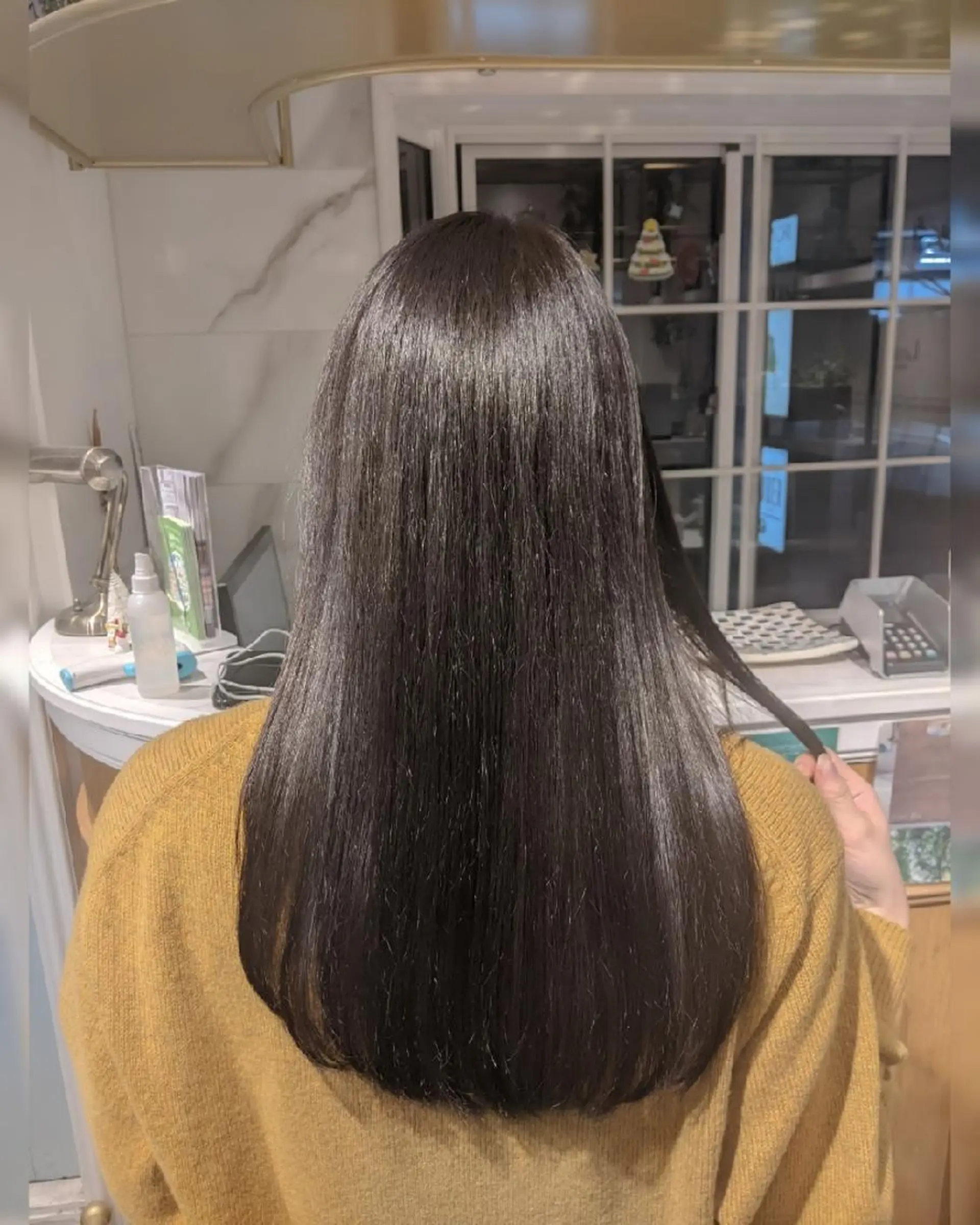 セミロング 縮毛矯正/レイヤー 💎やまもとちひろのヘアスタイル