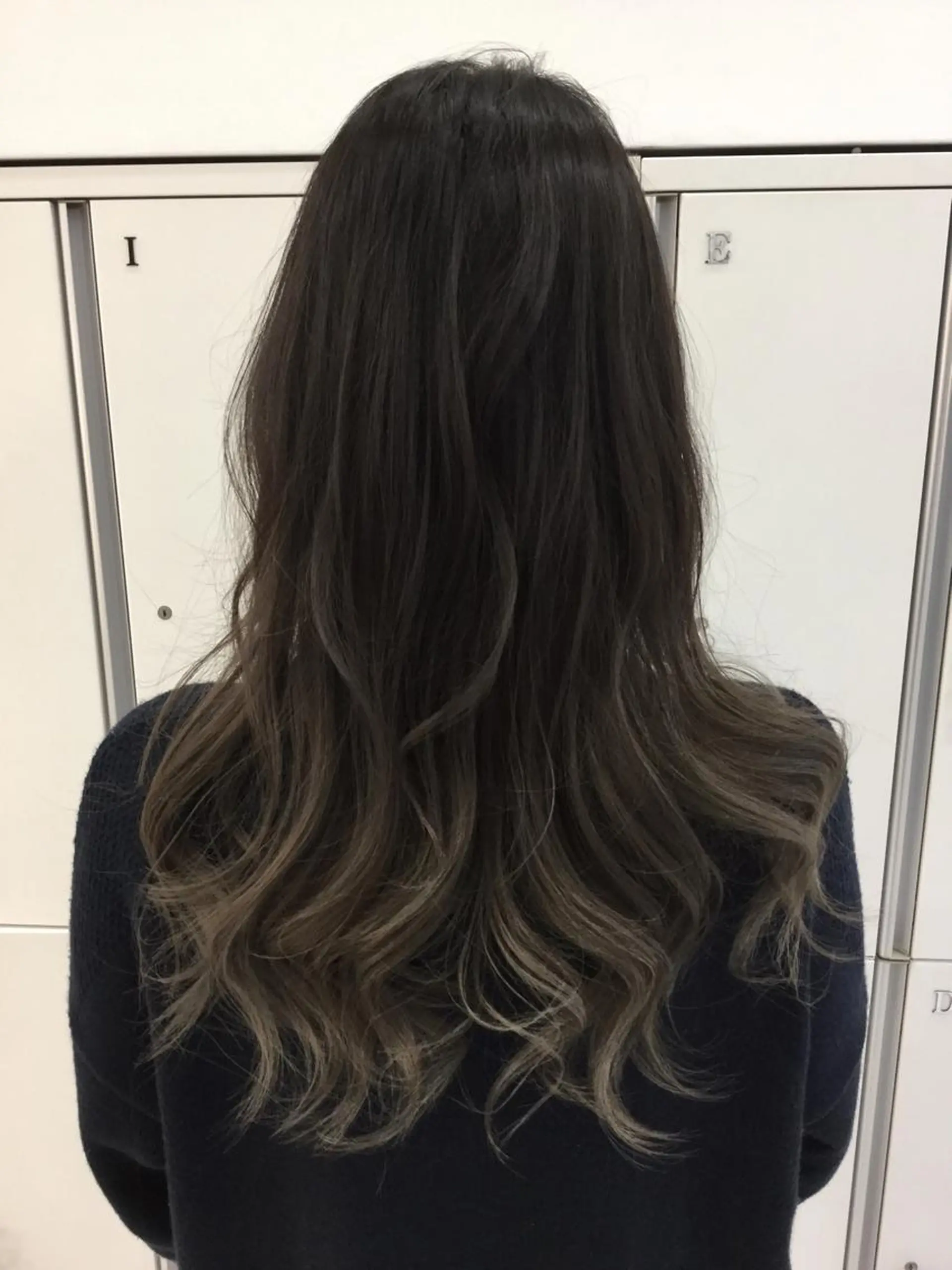 ロング カラー ブリーチ ハイライトカラー ハイライト Ash 山田 勇太のヘアスタイル