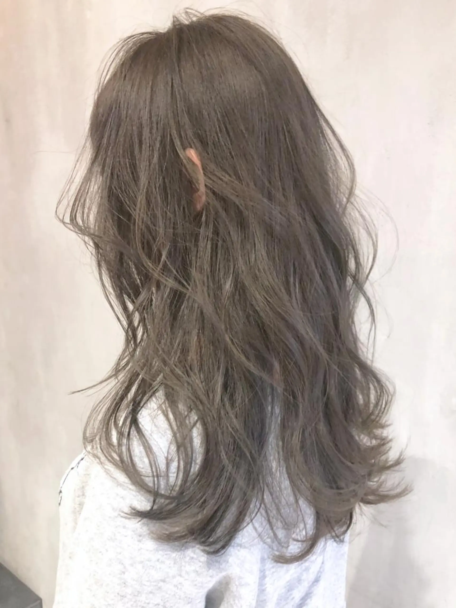 ロング カラー パーマ ヘアアレンジ グレージュ ITbyALBUM 中野店のヘアスタイル