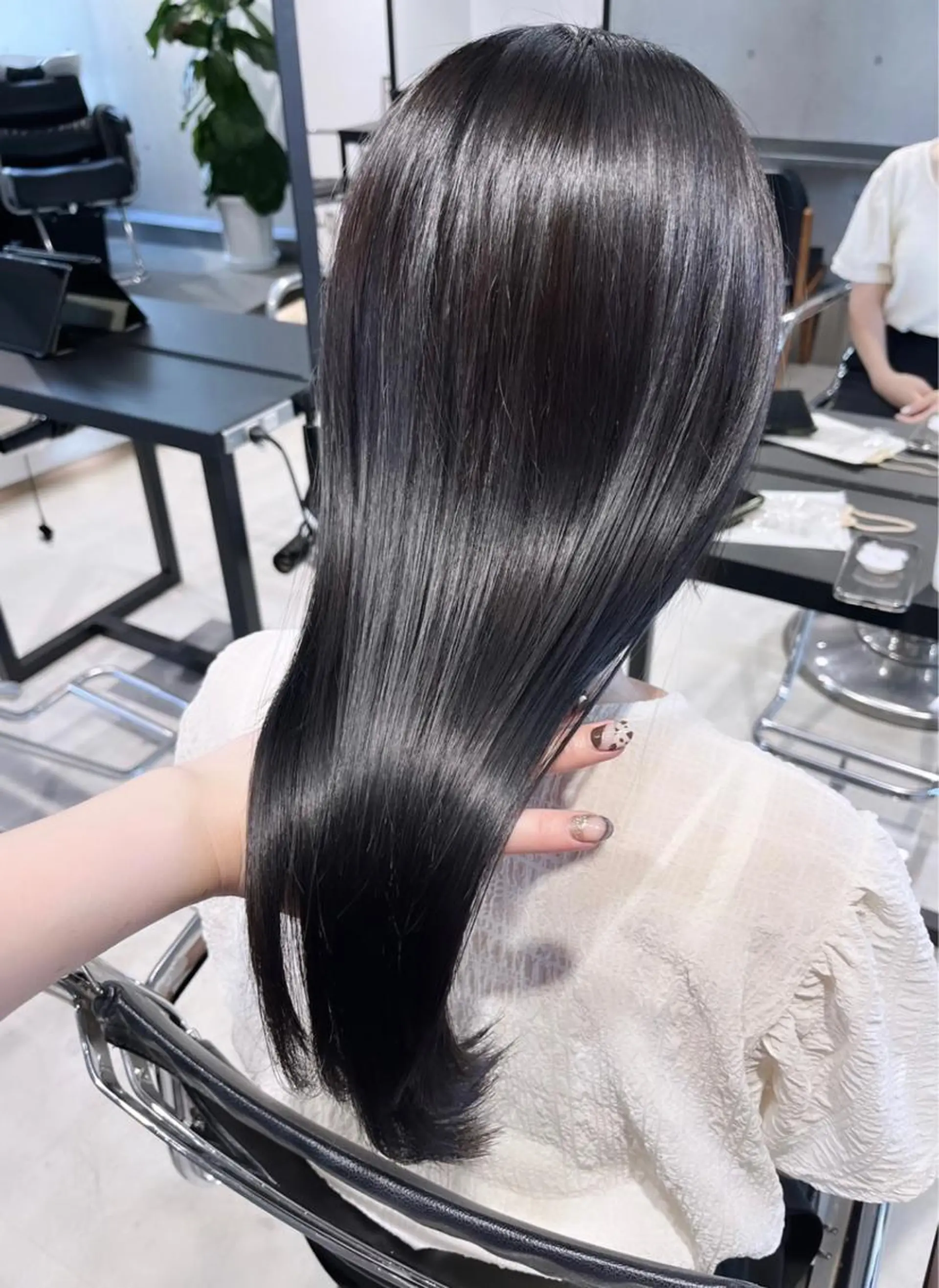 セミロング カラー 透明感/オリーブ/ グレージュ/YUKAのヘアスタイル